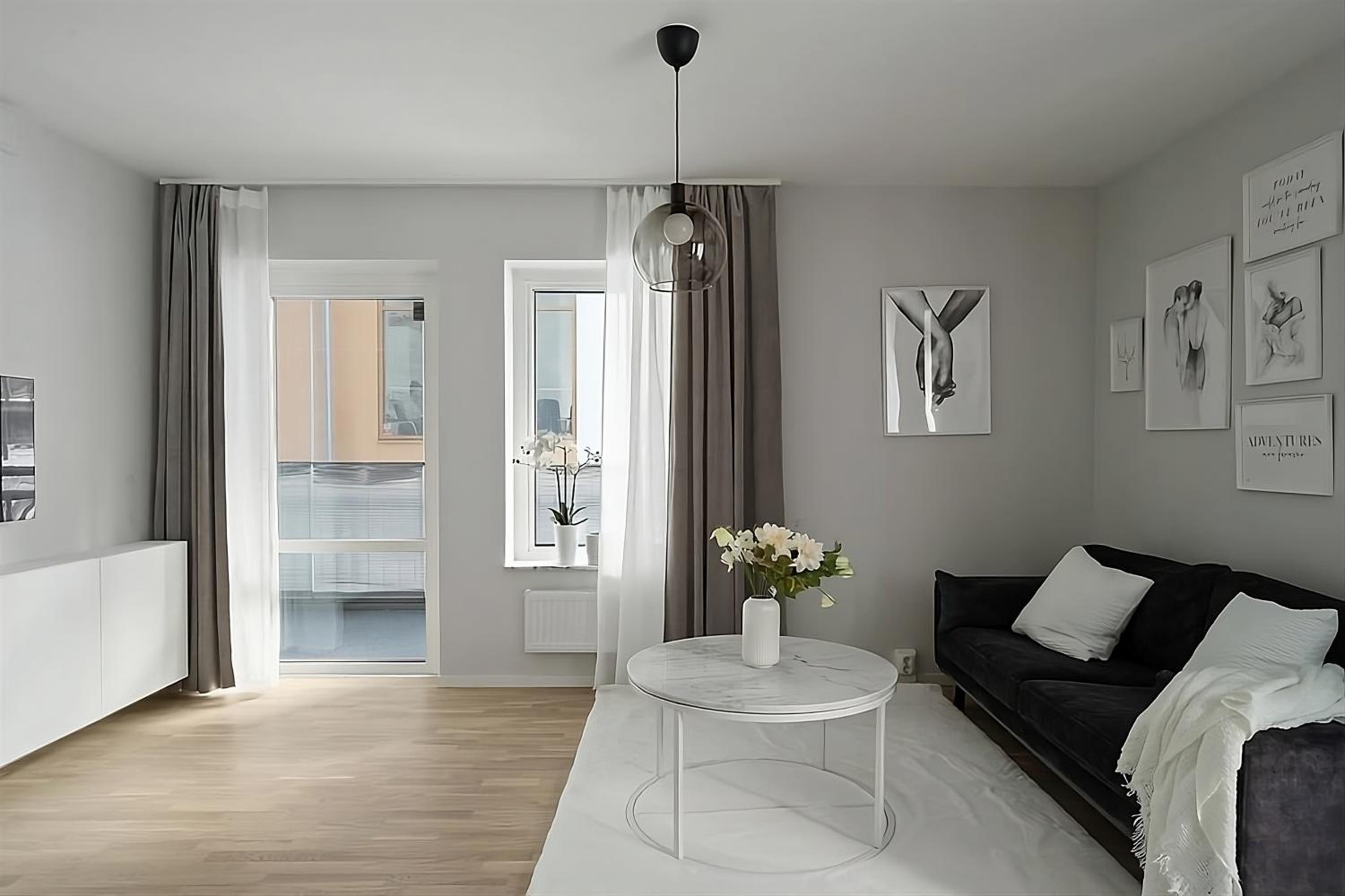 Beautiful Central Apartment view 3