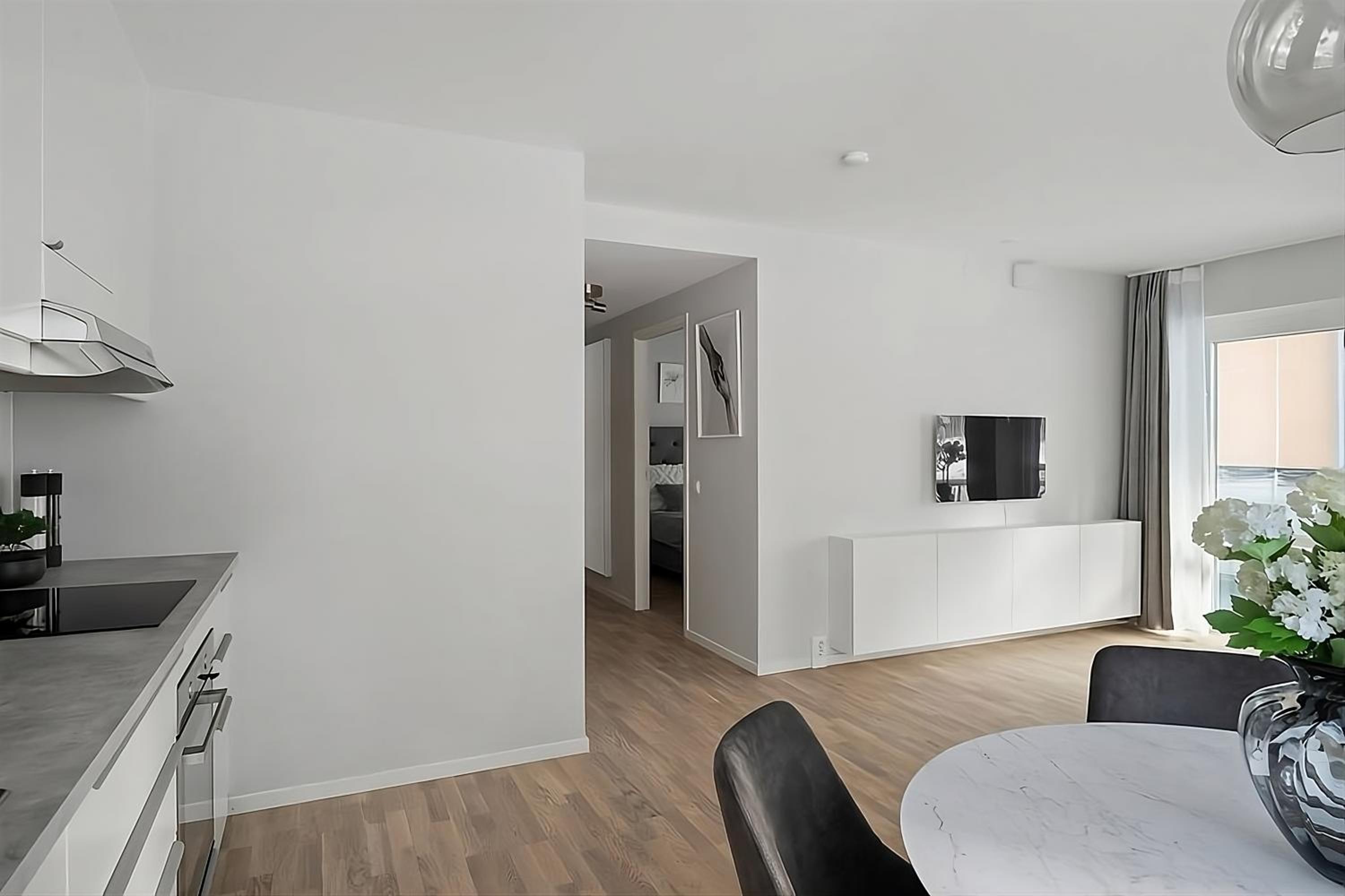 Beautiful Central Apartment view 4