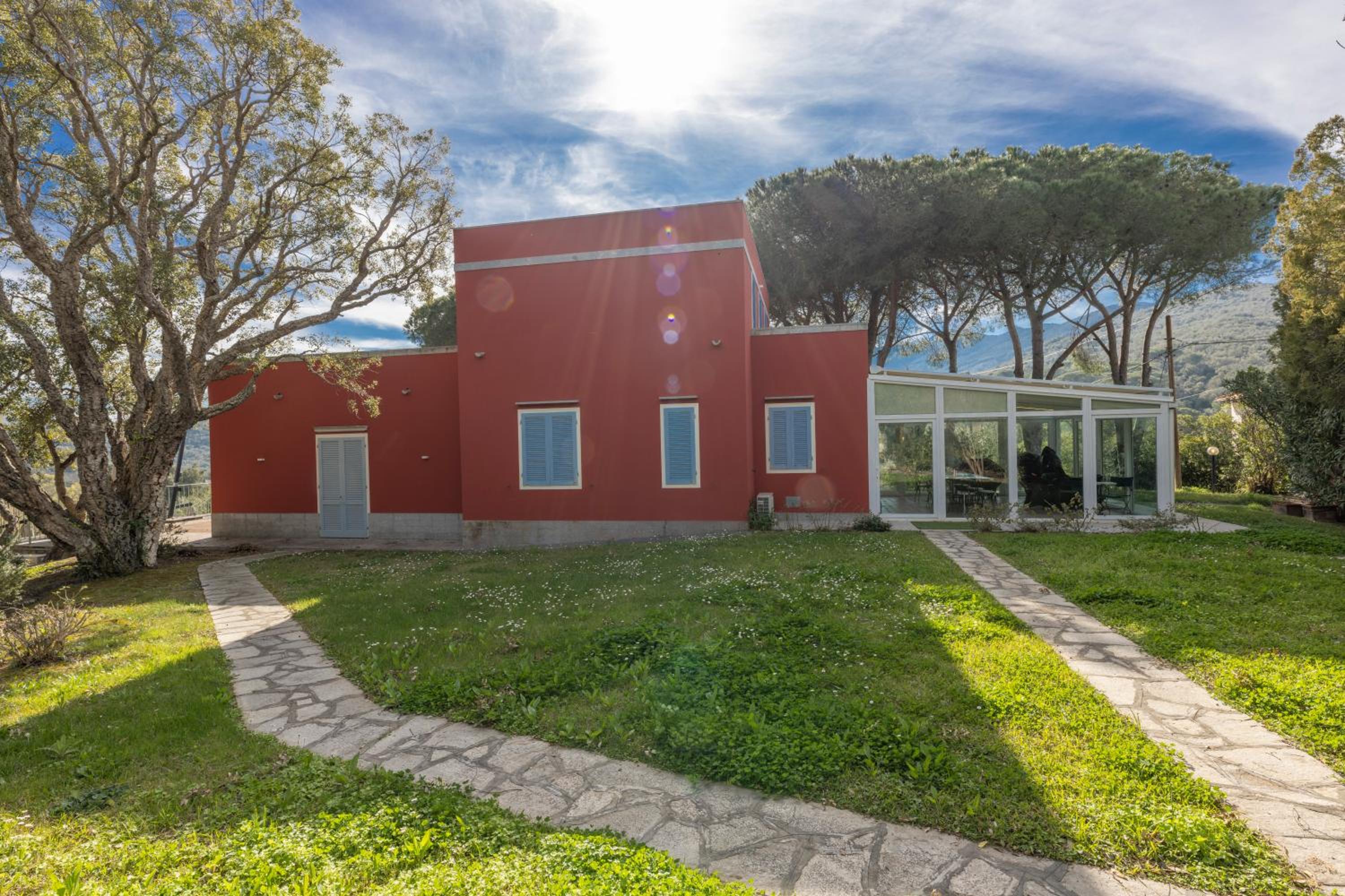 Villa Colle18 Design and Comfort - Goelba view 4
