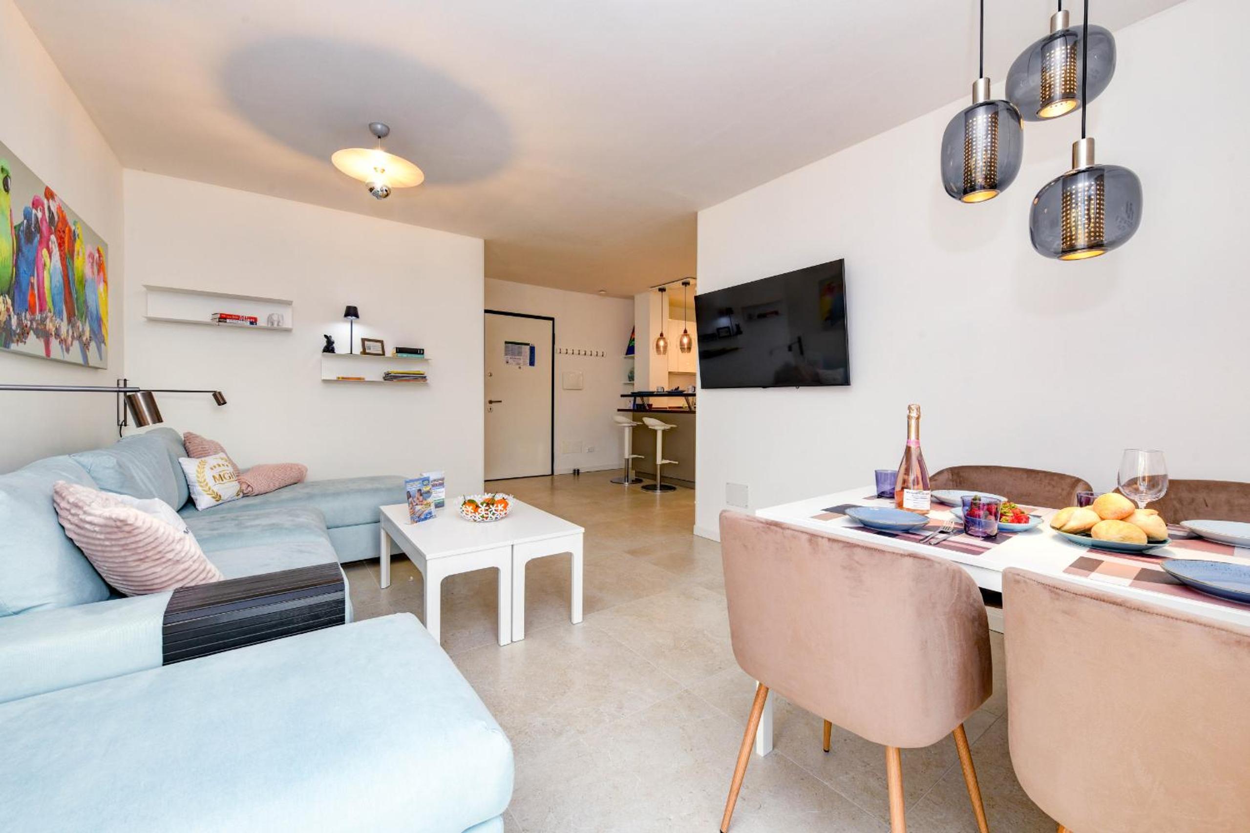 MGH Family Stay - Costa DOro Superior Apartment view 4