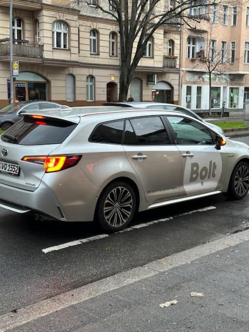 Willkommen Ku'damm nähe mit Parkplatz