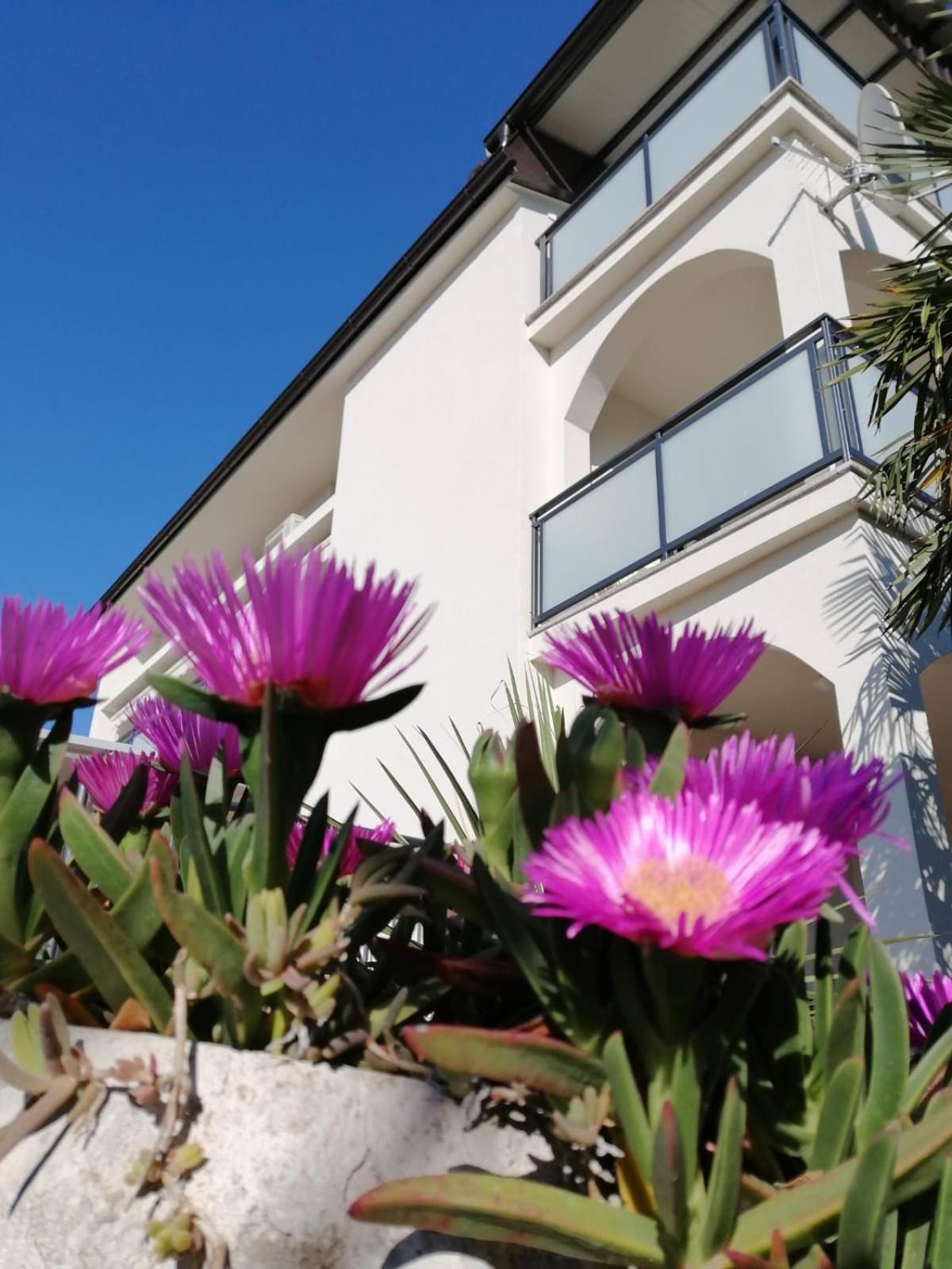 Lovely Sea View House 2 in Malinska Island Krk