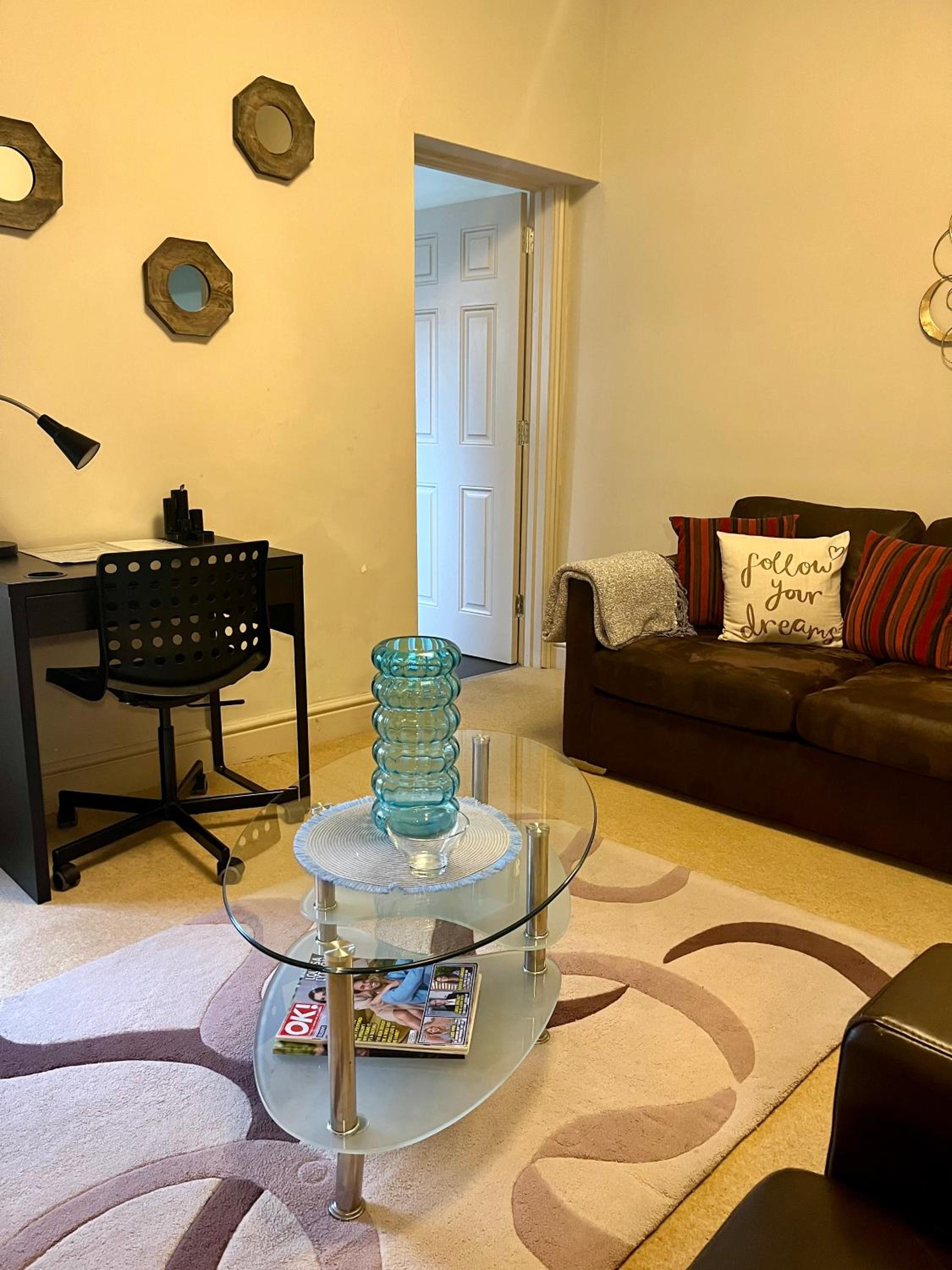 Apartment in the heart of Cheltenham/ Parking