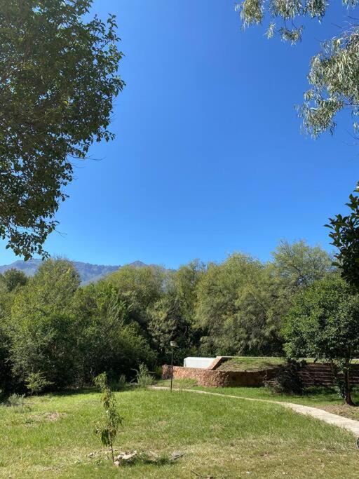 Casa de piedra con jardin y pileta - privada