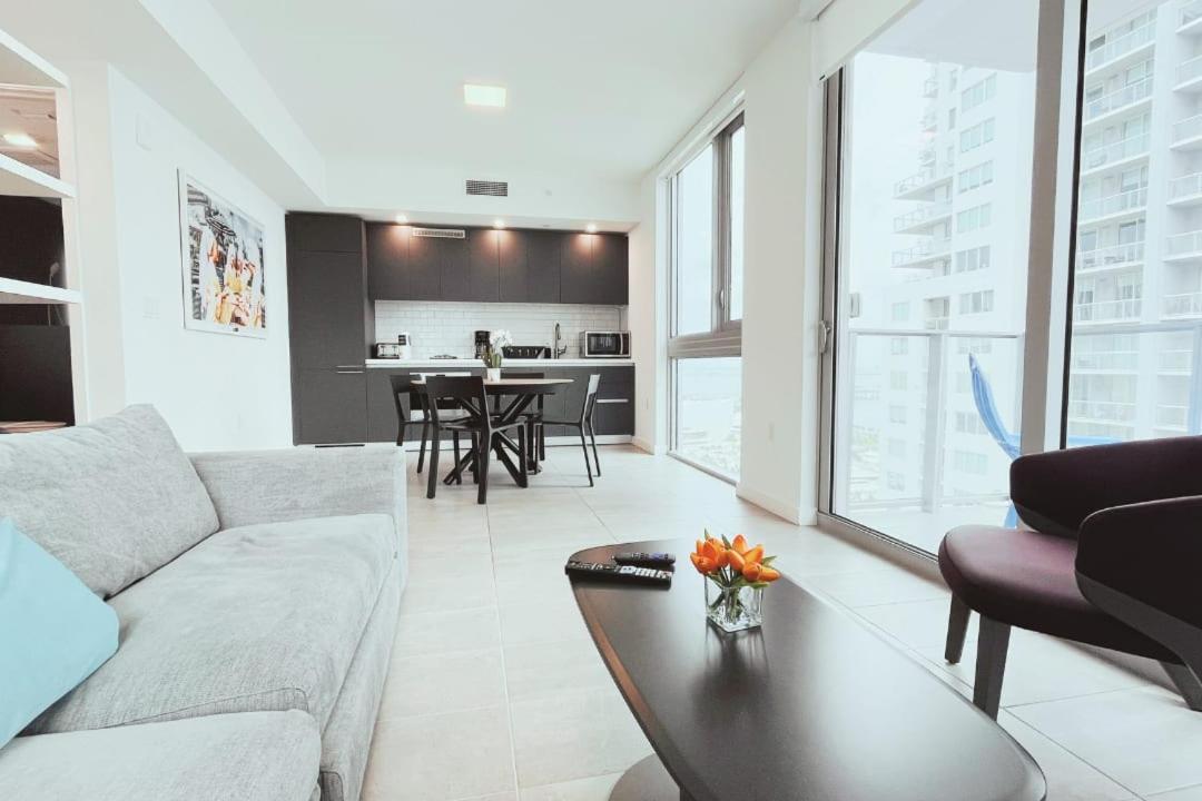 Explore Miami's Heat - Huge 1 bed POOL & GYM