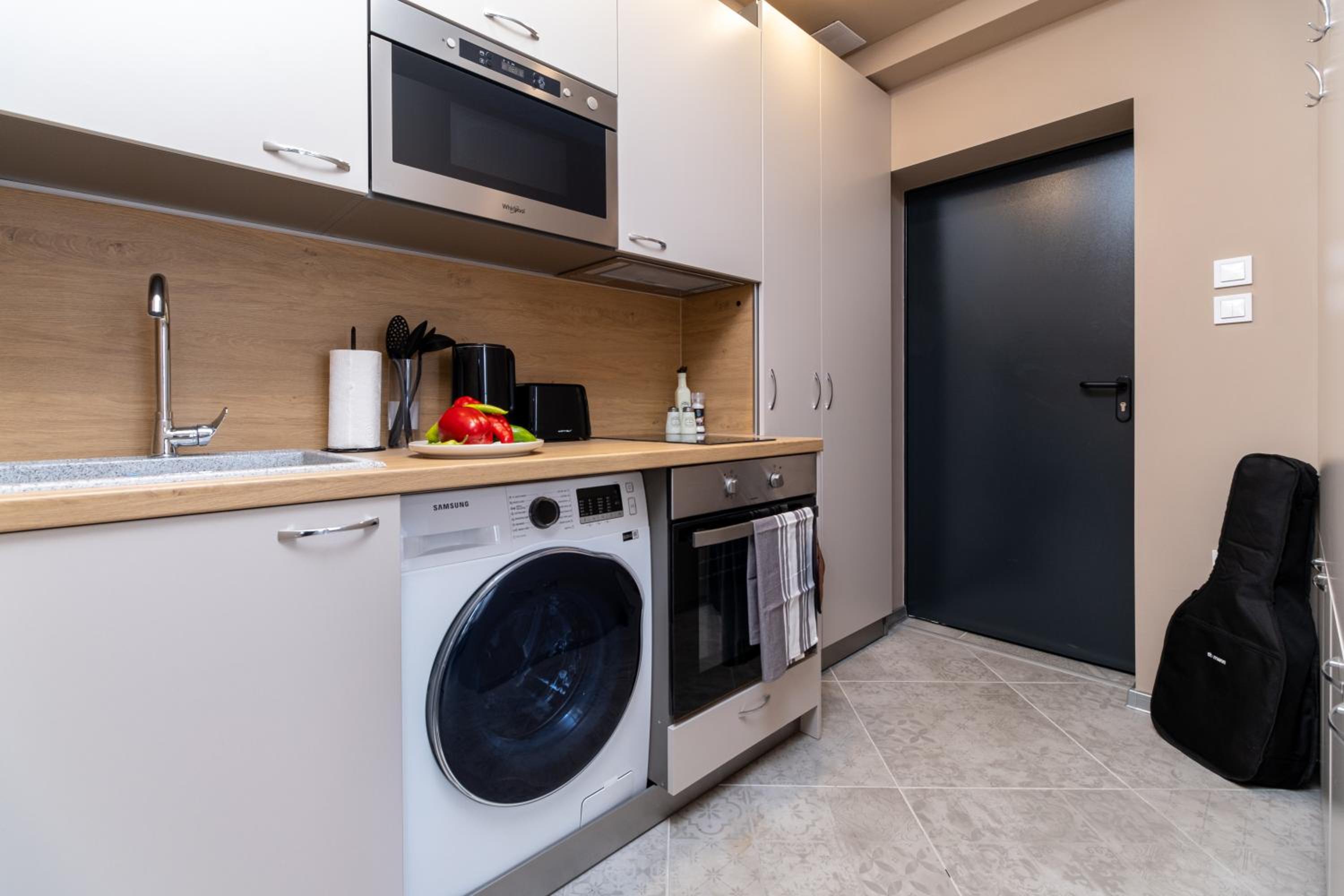 Modern & Elegant City Center Apartments