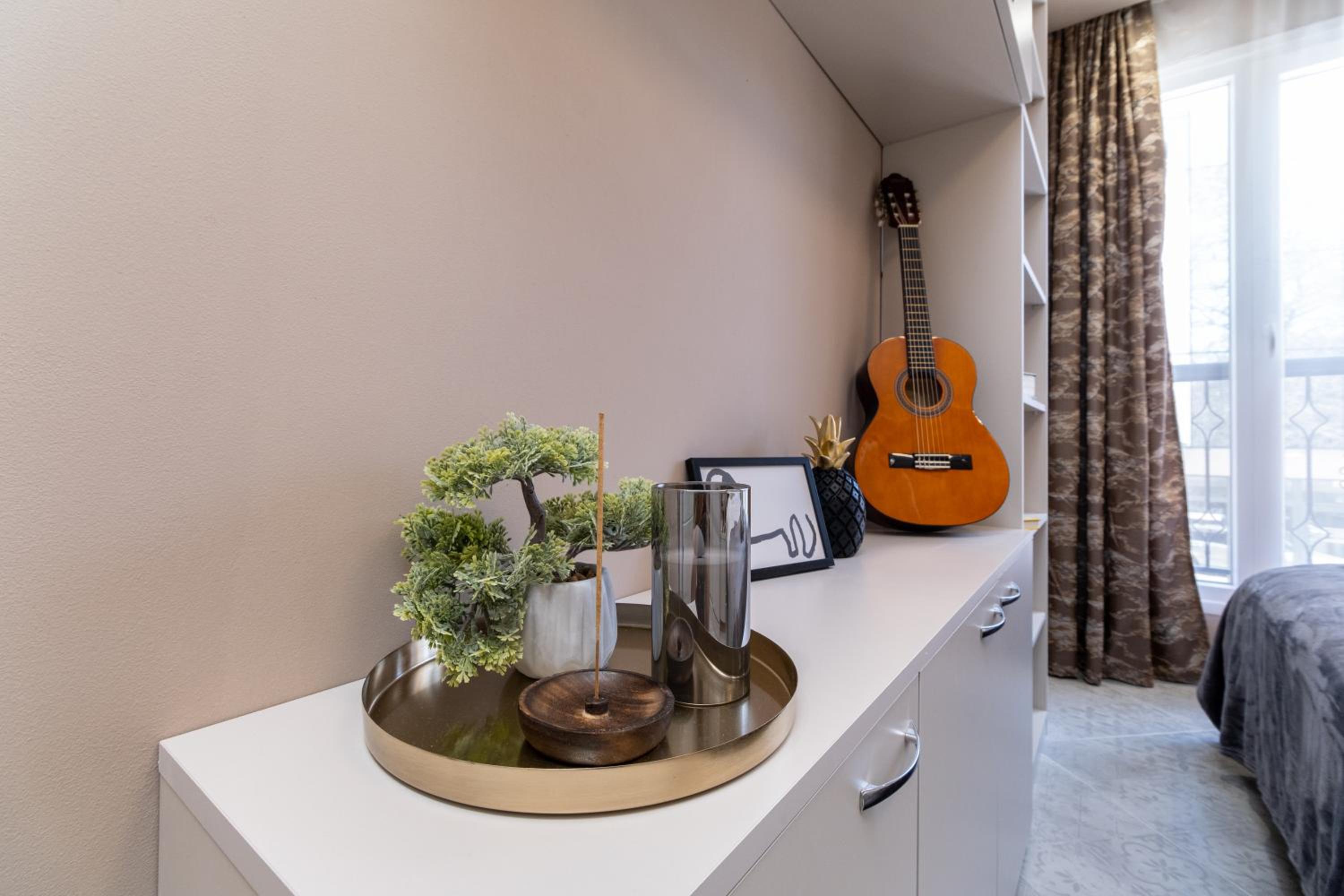 Modern & Elegant City Center Apartments