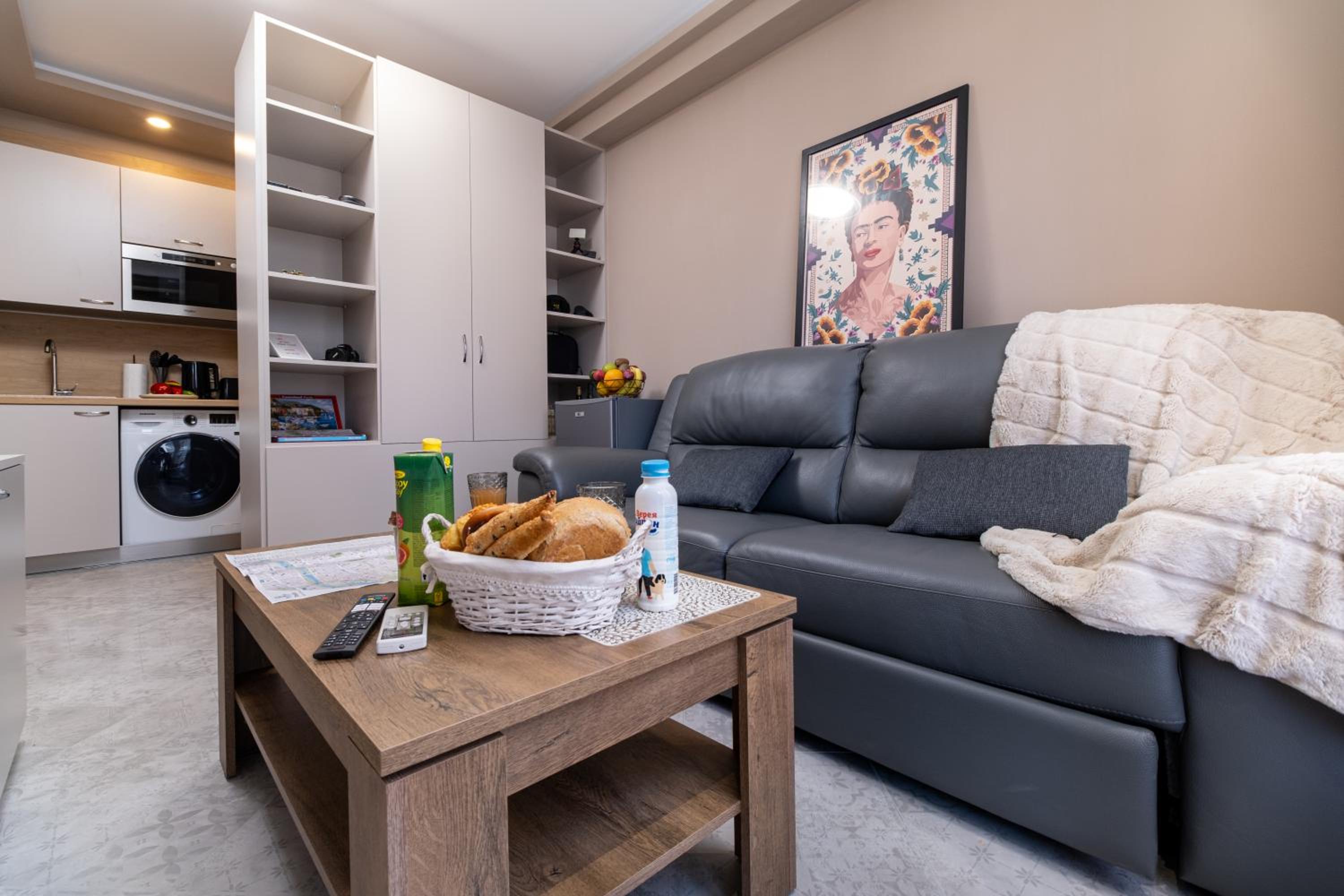 Modern & Elegant City Center Apartments