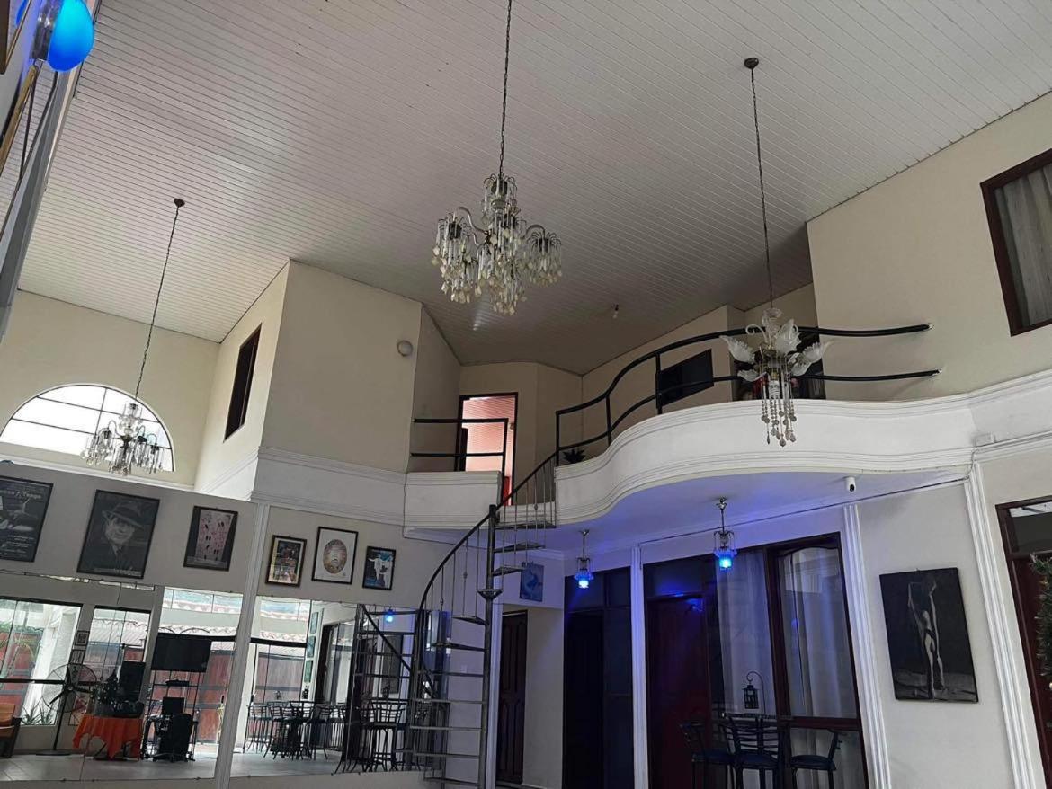 Residencial Estudiantil CASA TANGO