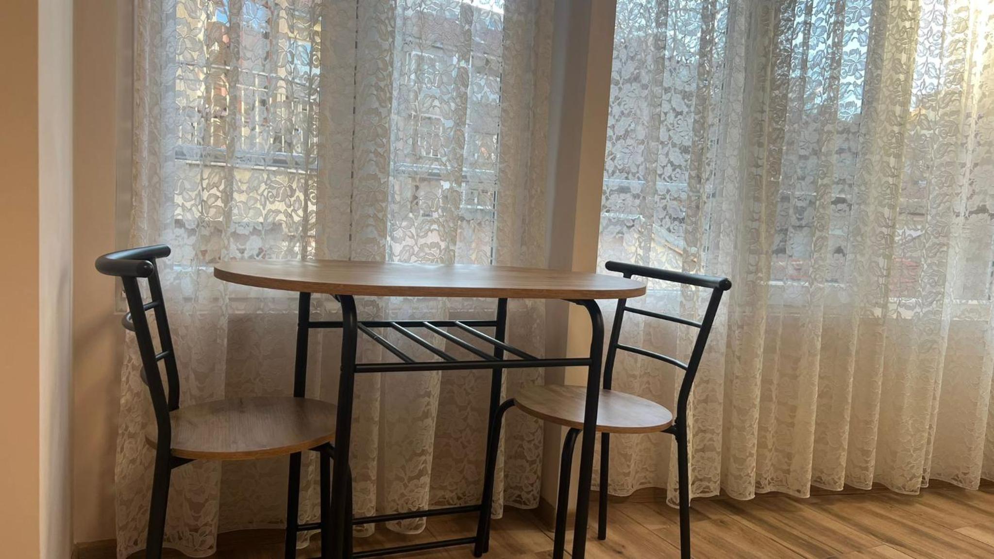 Modern & Elegant City Center Apartments