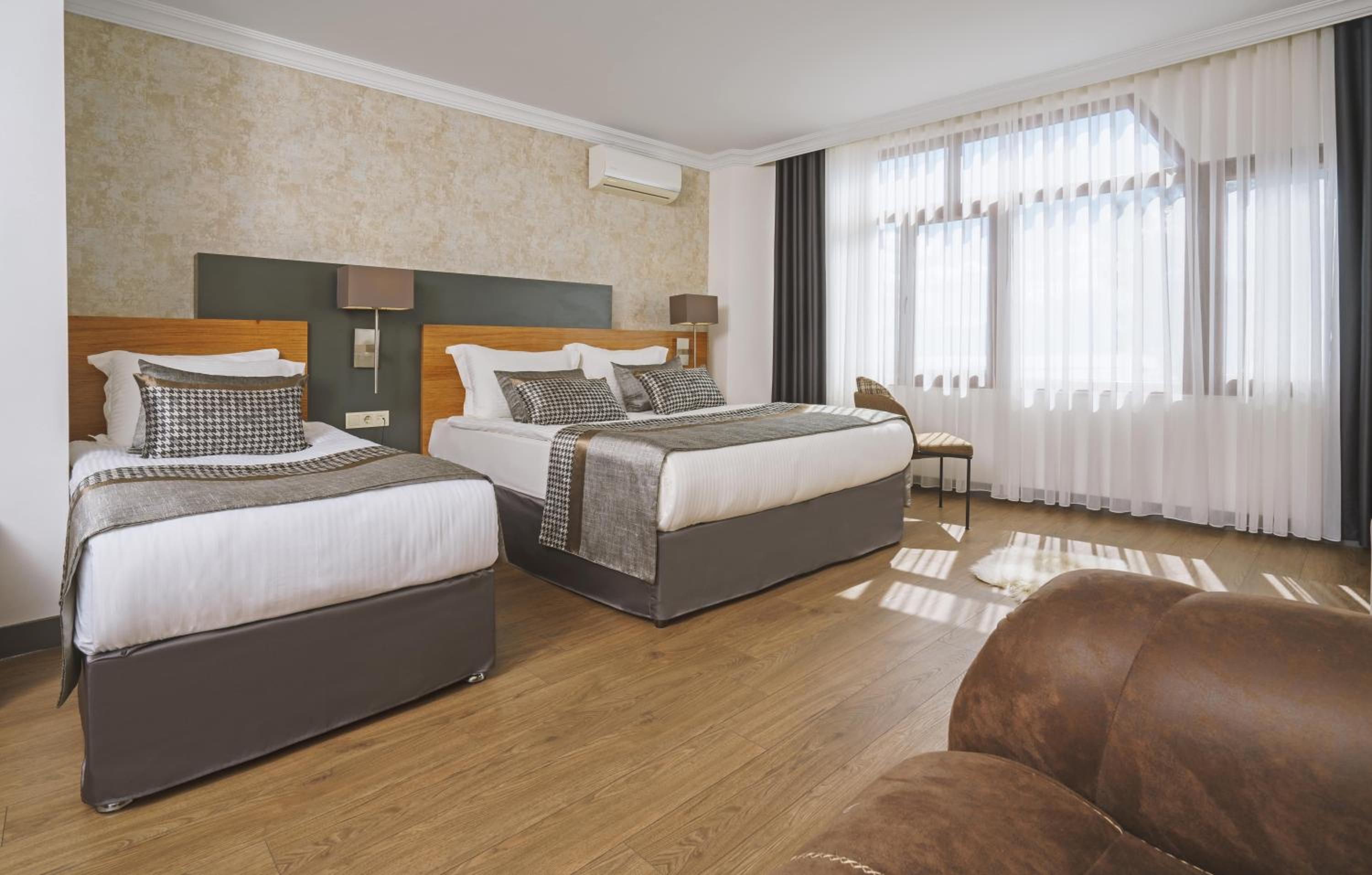 Qinn Otel - Image 14