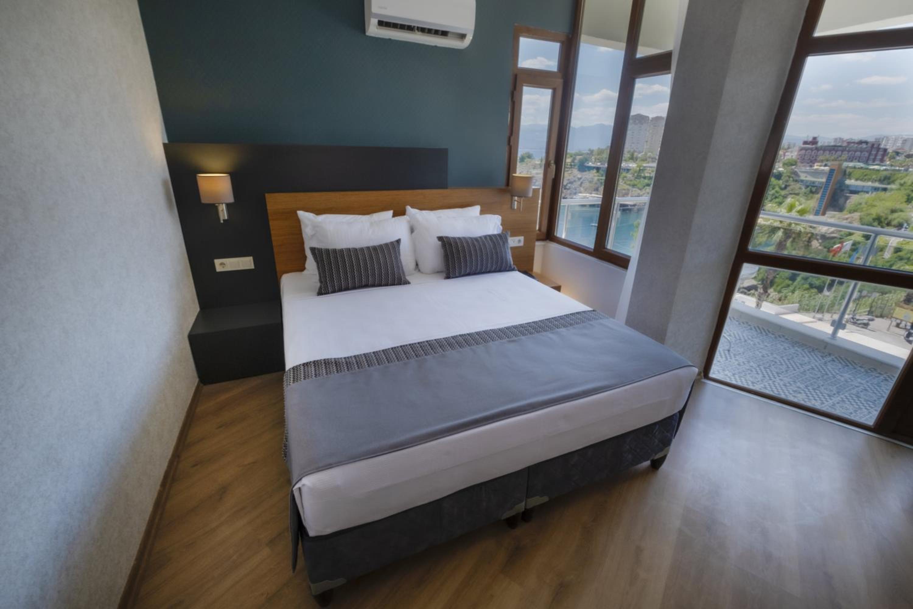 Qinn Otel - Image 39