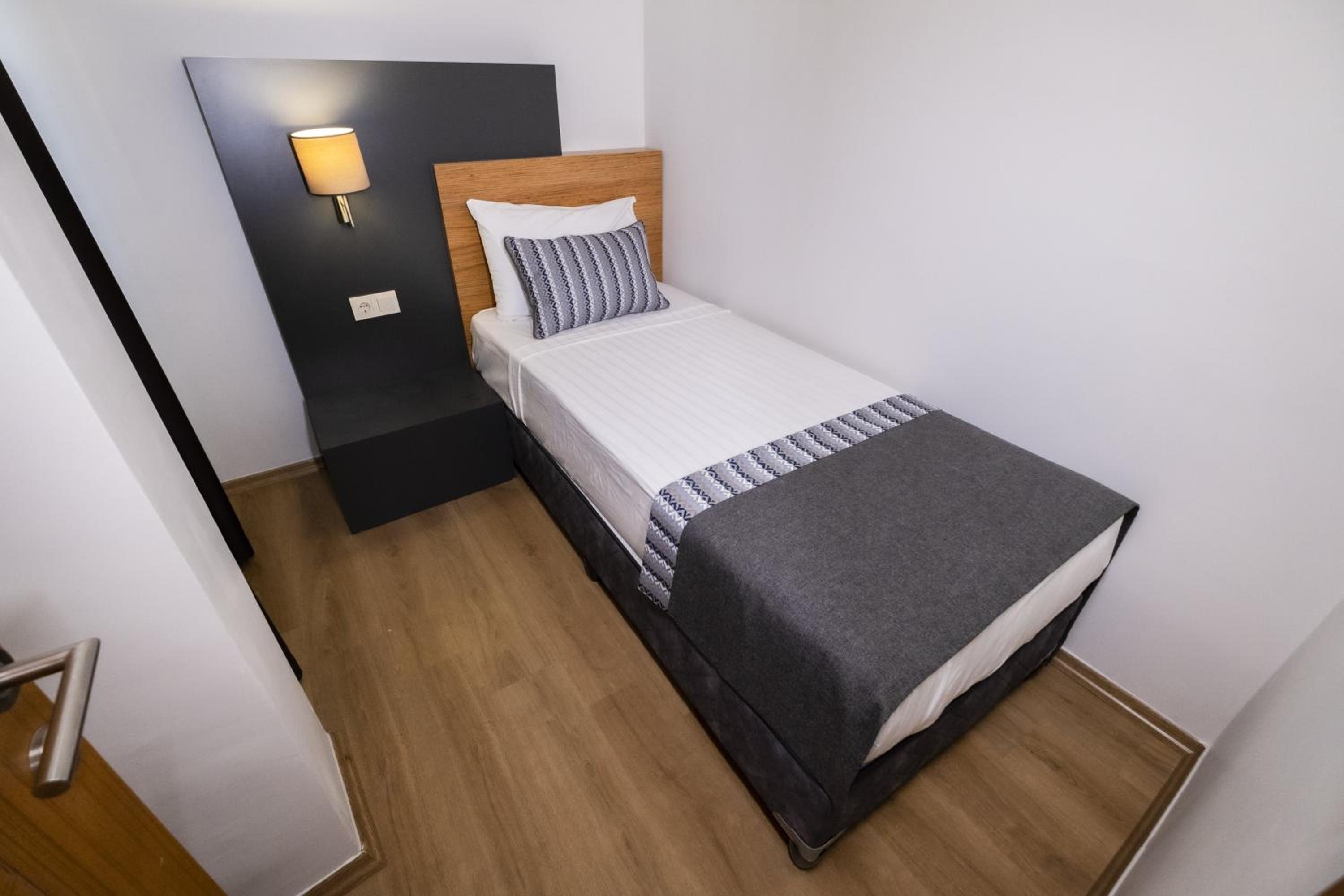 Qinn Otel - Image 46