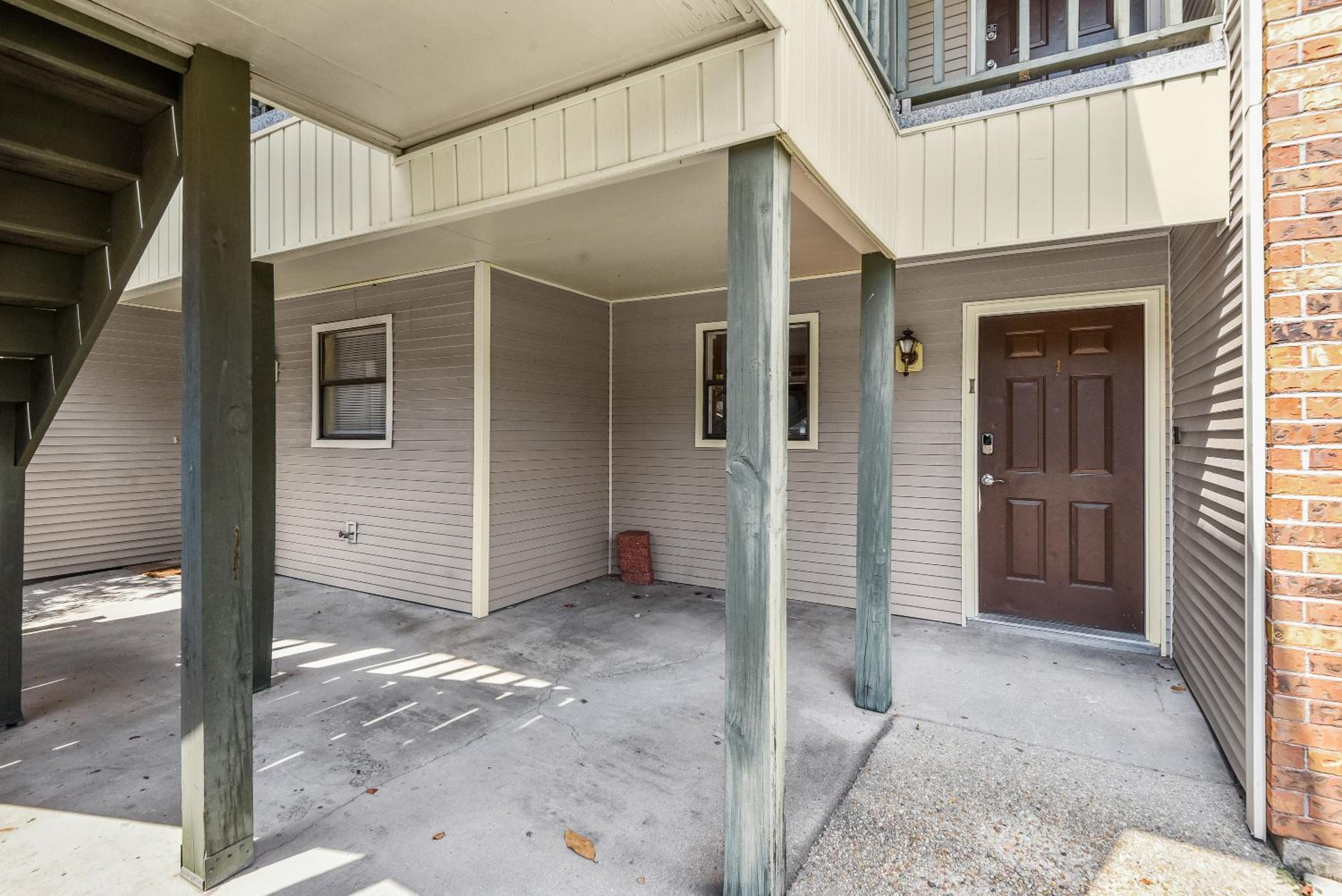 LSU 2Bed/2Bath Angel Studios Condo *NEW* view 3