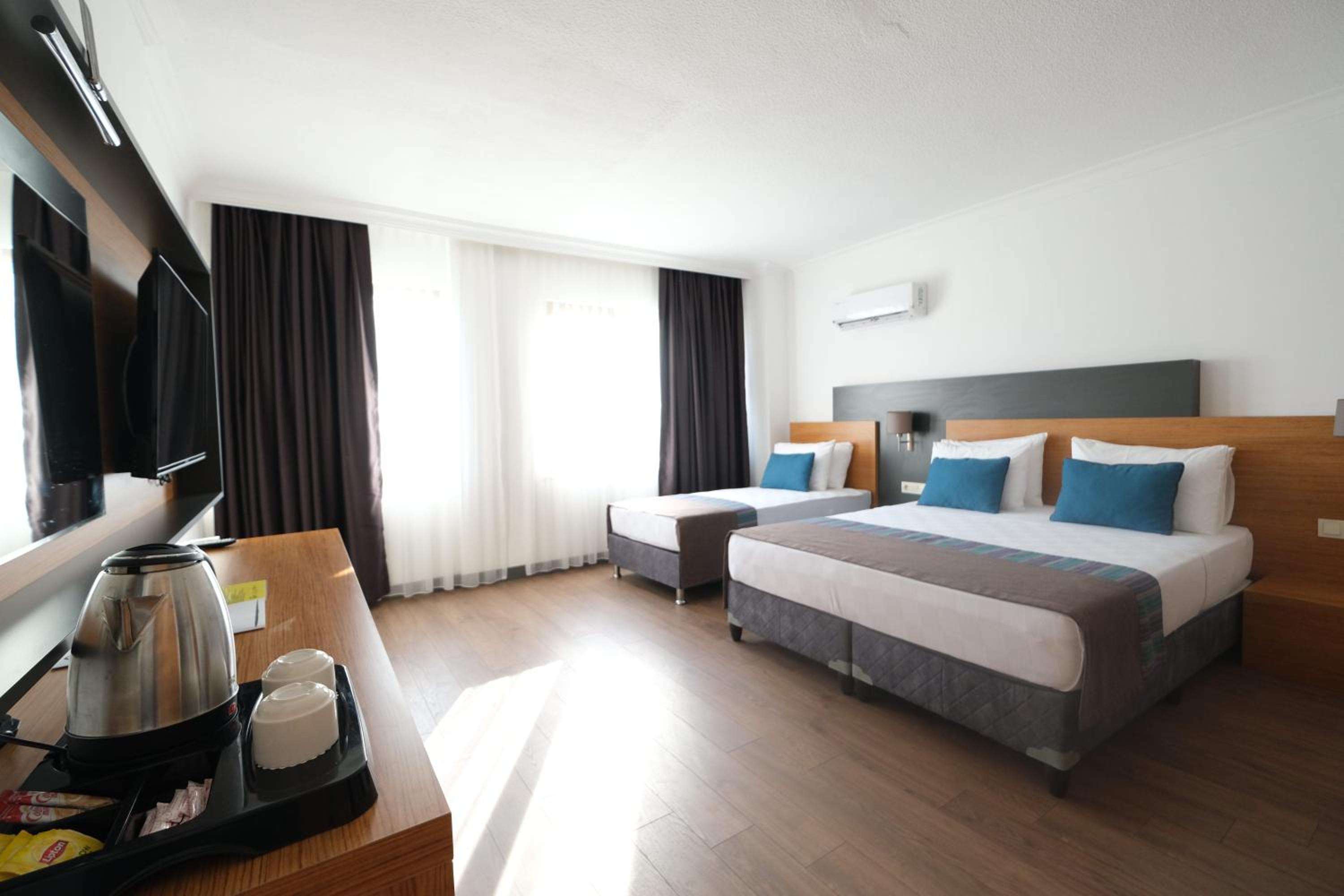 Qinn Otel - Image 48