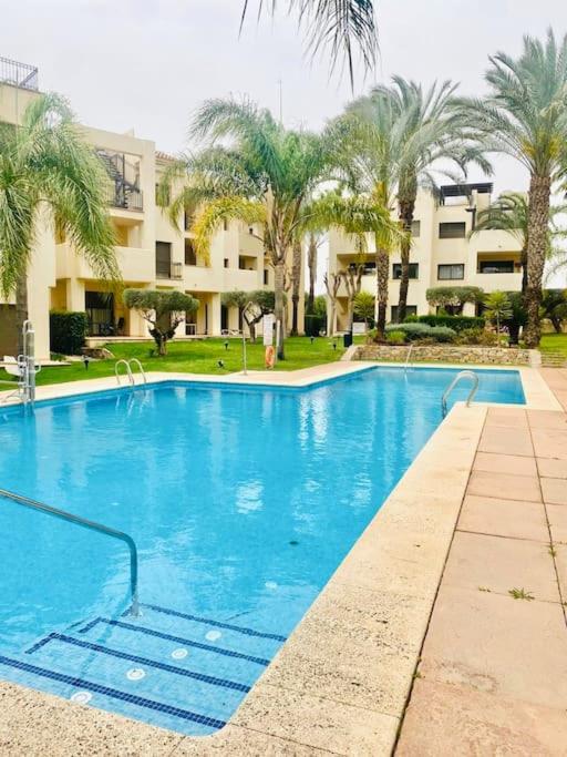 Roda Golf. Poolside apartment