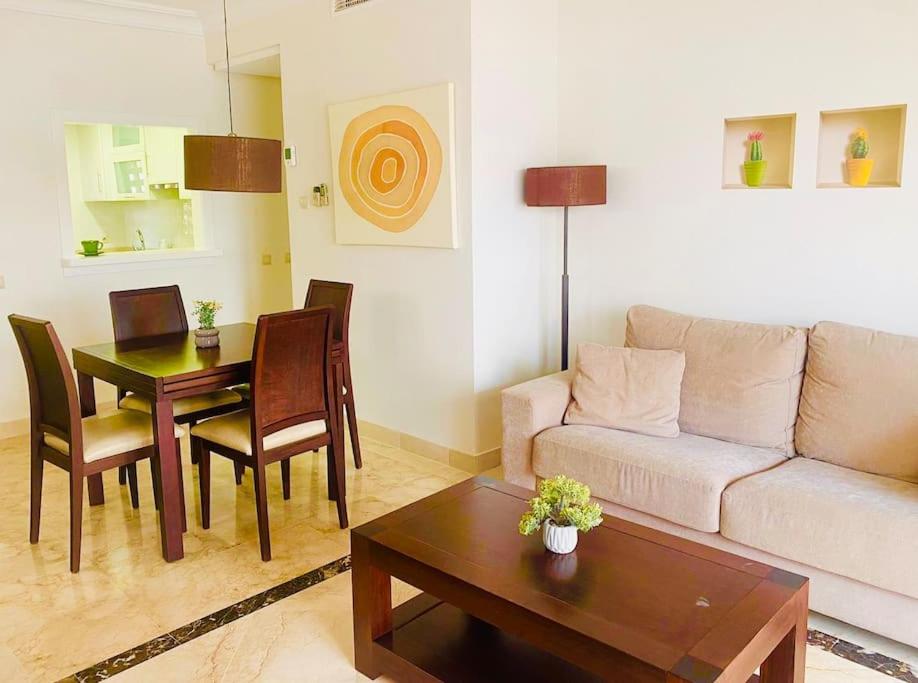 Roda Golf. Poolside apartment