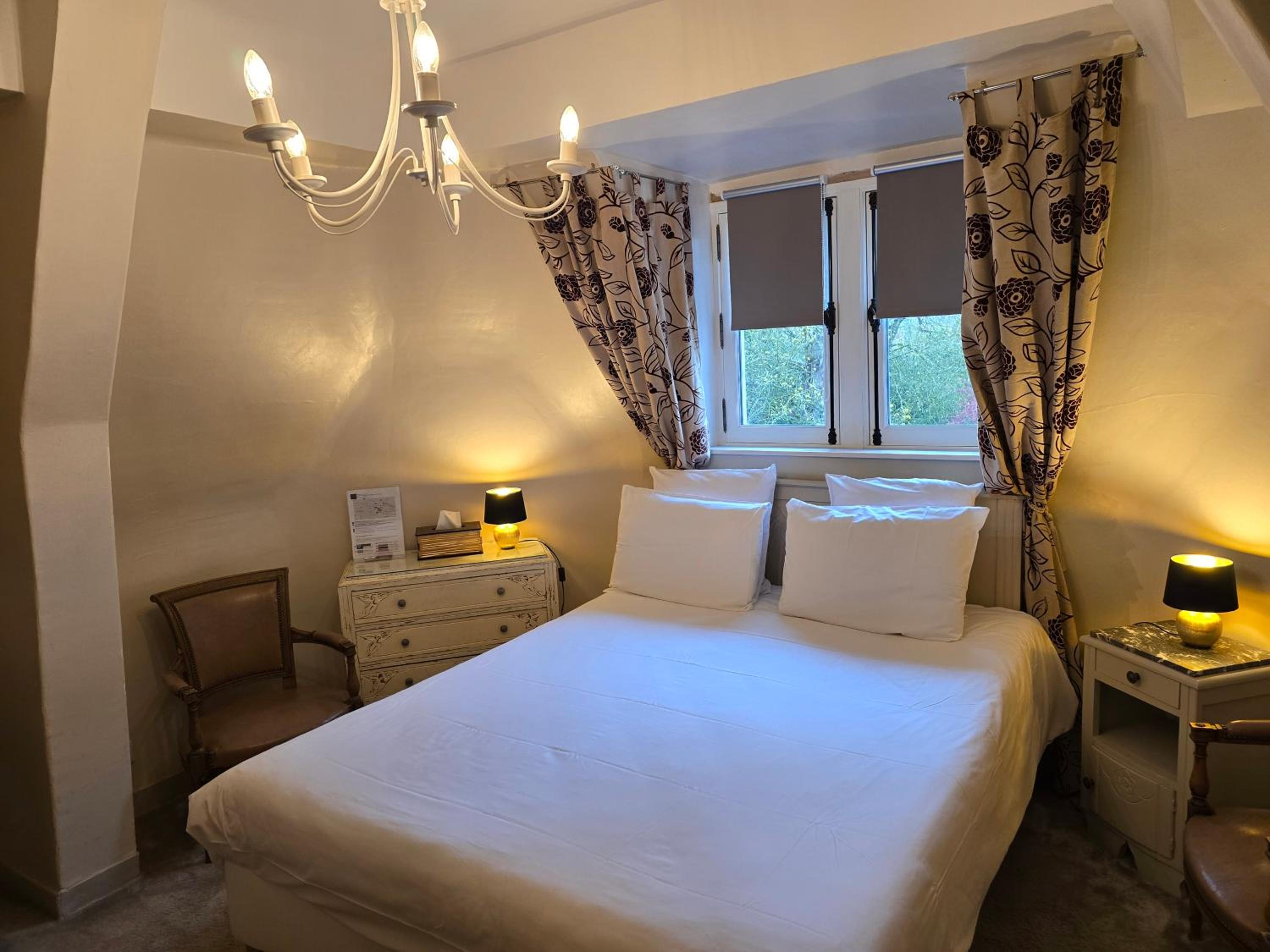 Le Castel Guesthouse