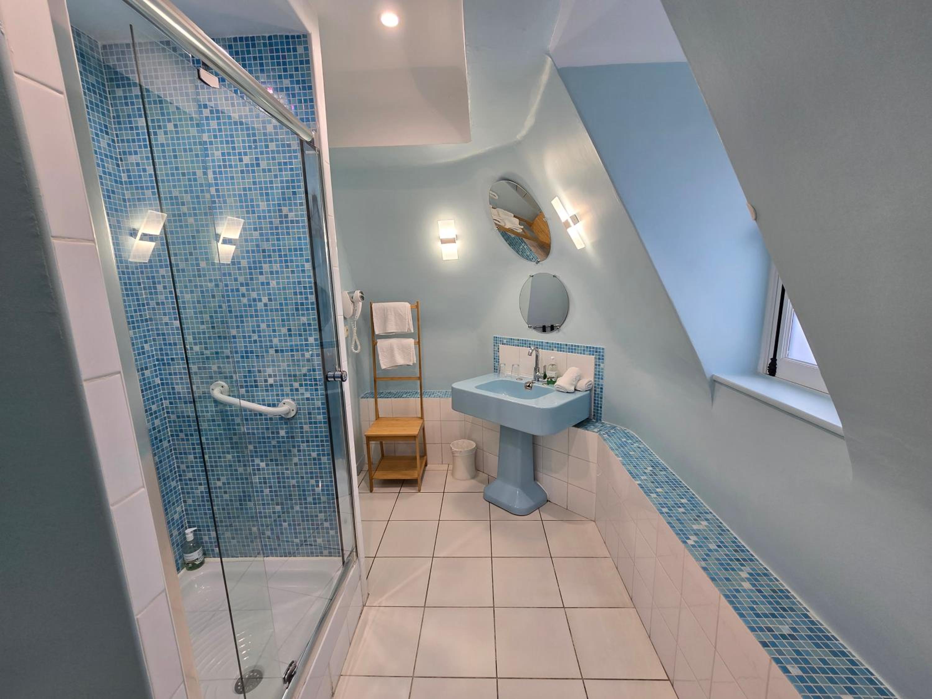 Le Castel Guesthouse