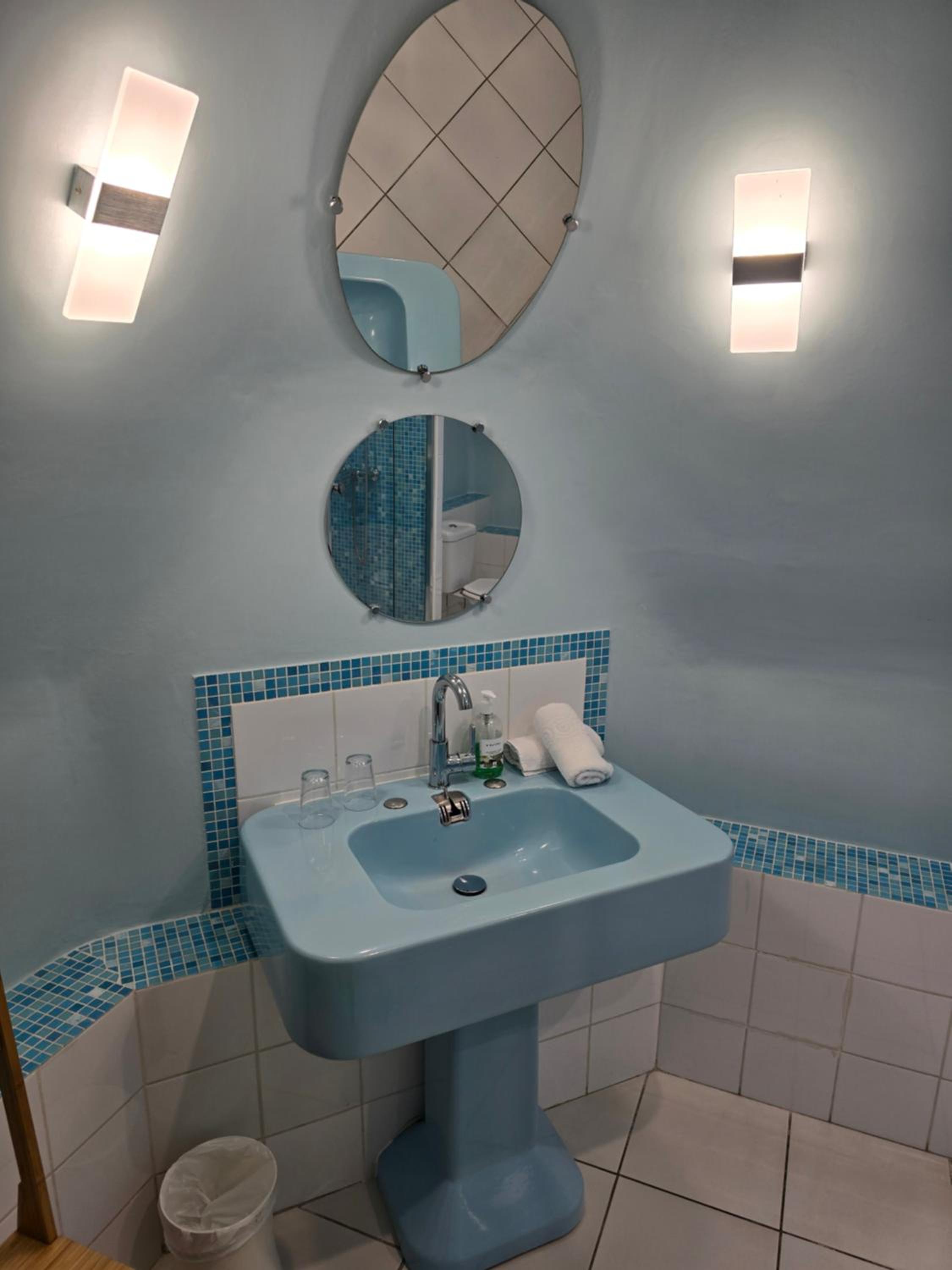 Le Castel Guesthouse