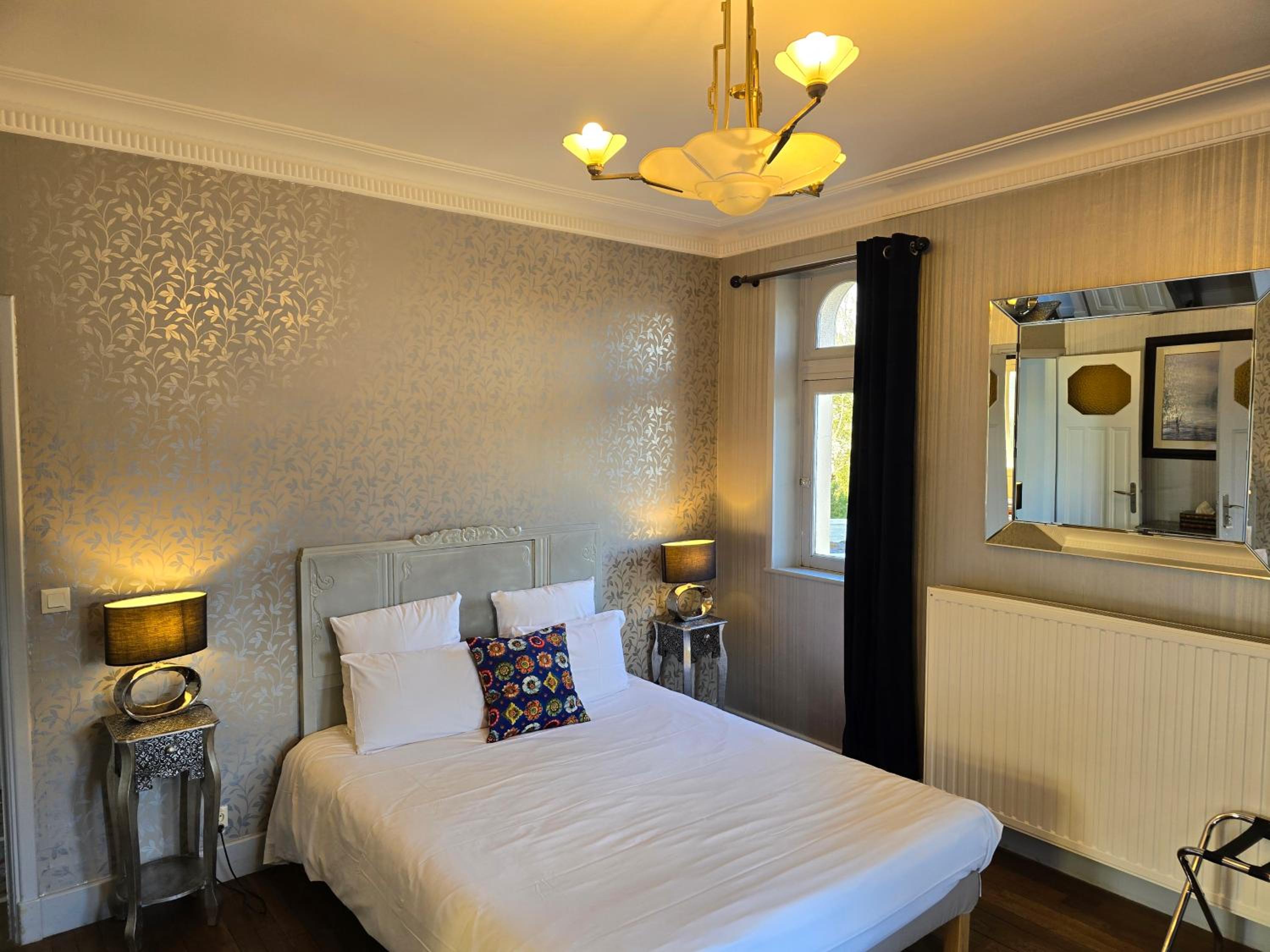 Le Castel Guesthouse