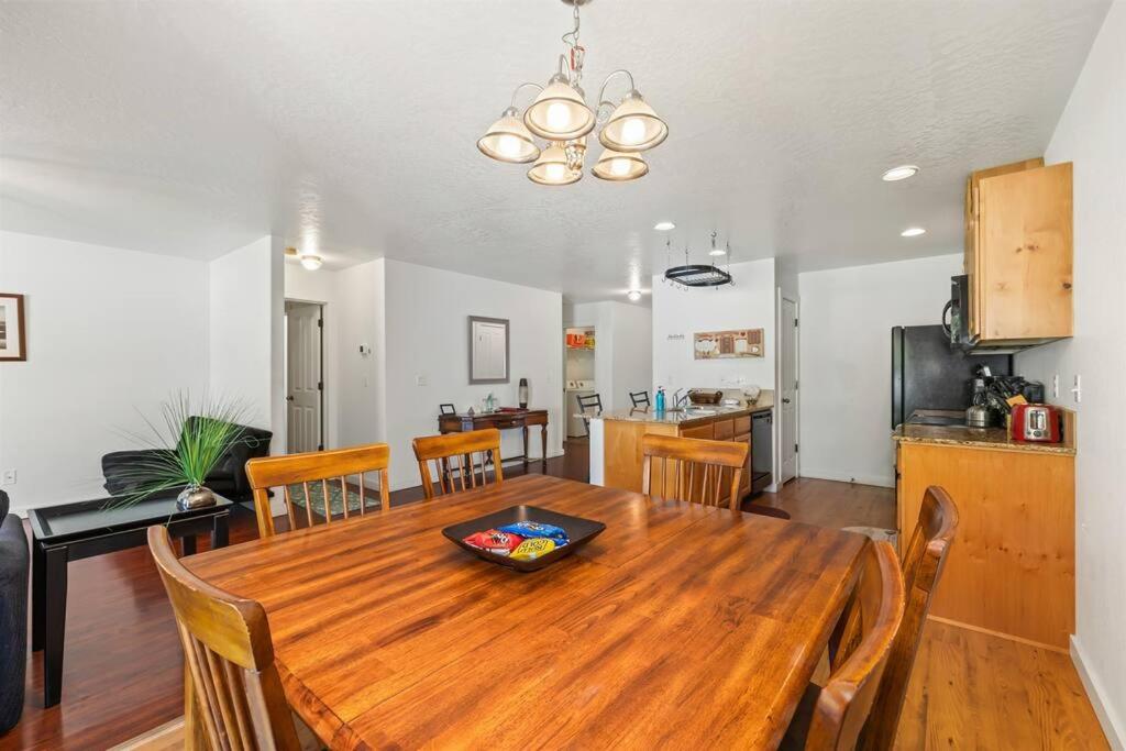 Peaceful & Comfy Single Level Town Home (90)