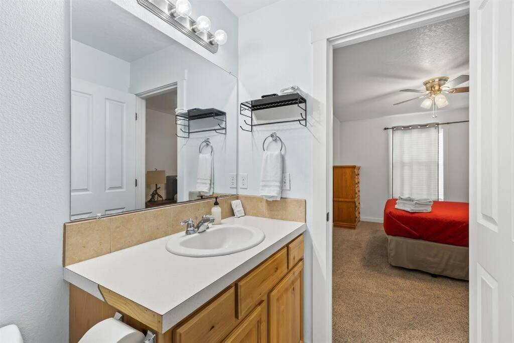 Peaceful & Comfy Single Level Town Home (90), photo 2