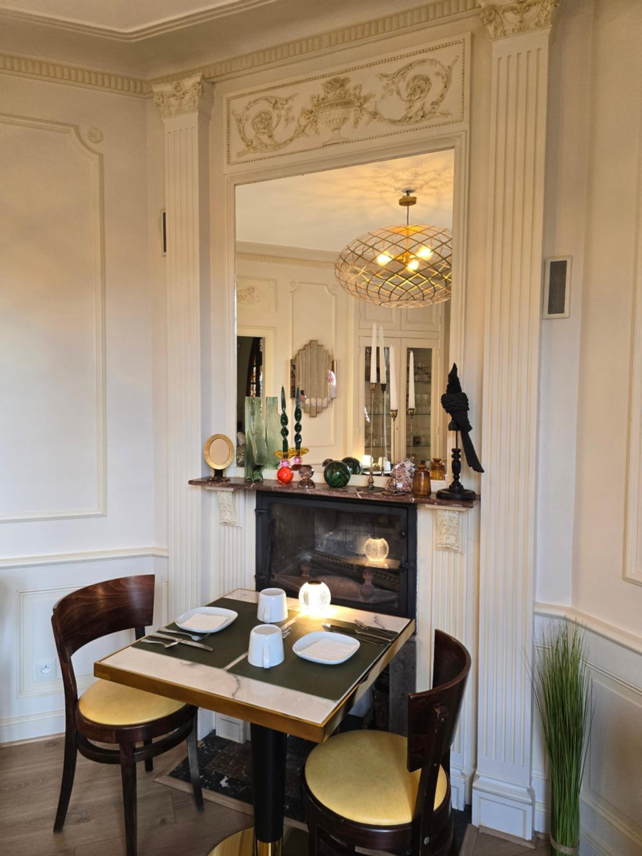 Le Castel Guesthouse