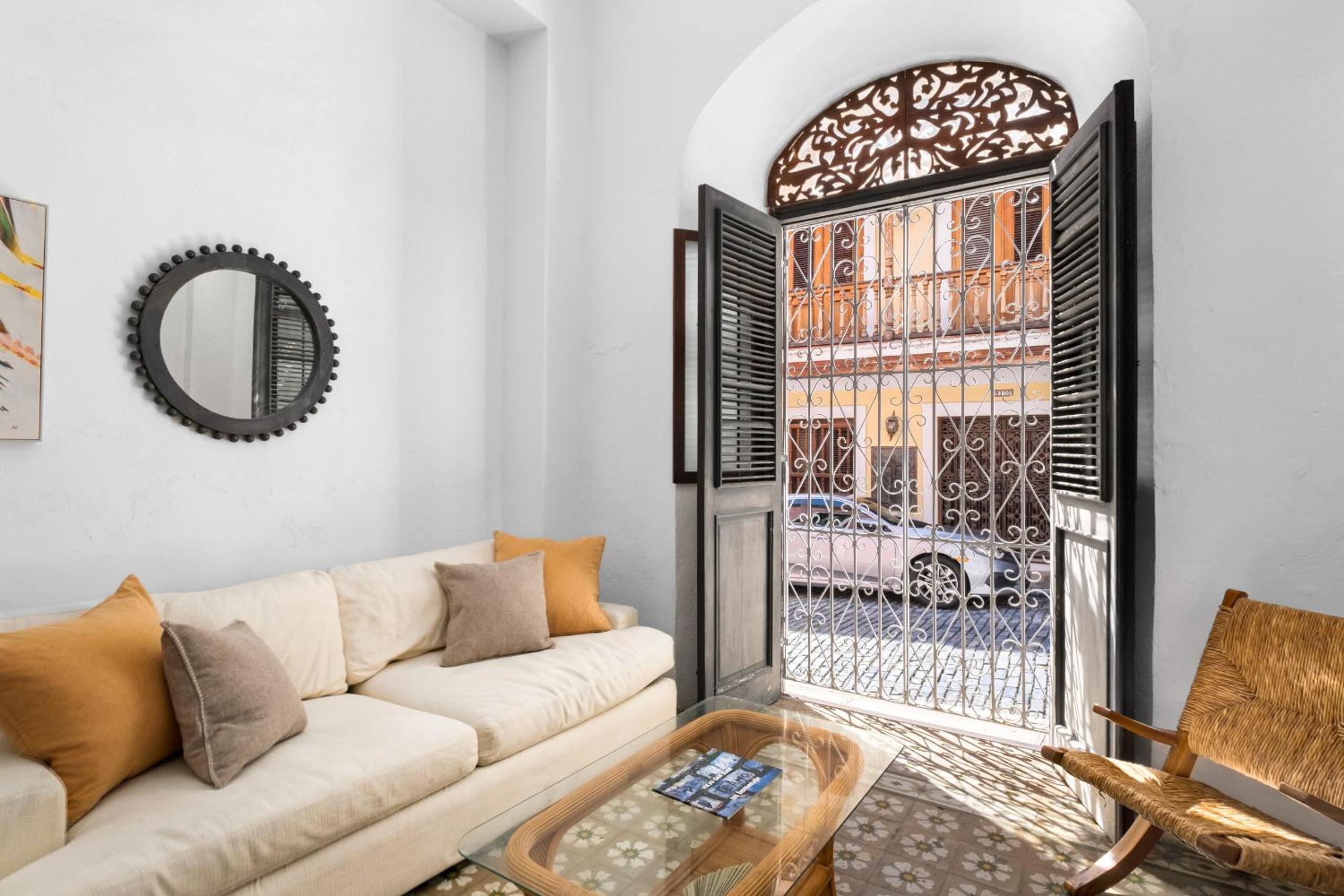 Tizol Historic Building 8br in Old San Juan view 3