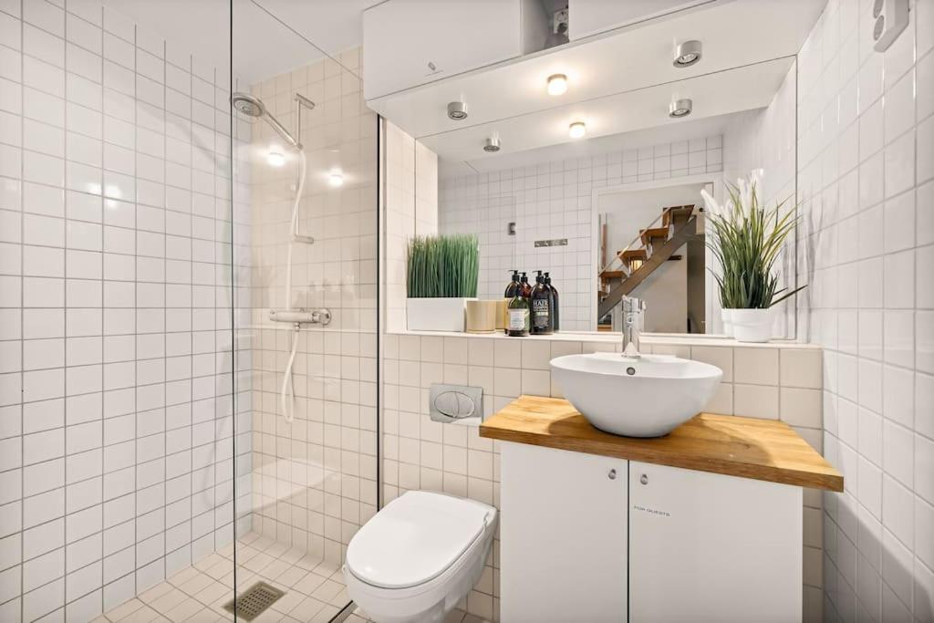 DINBNB APARTMENTS I 500m to Oslo Central Station I Roof Terrace view 4