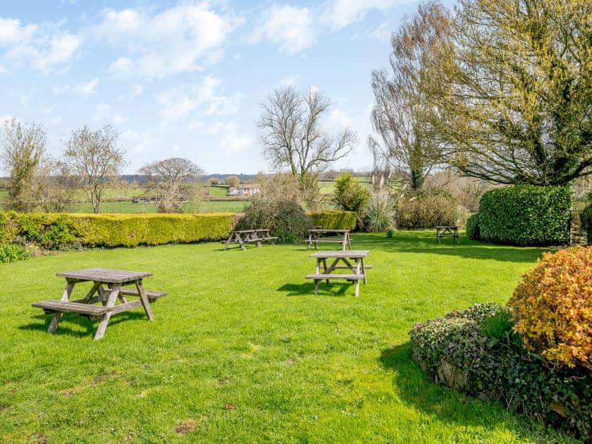 The Burcott Inn Cottages view 2