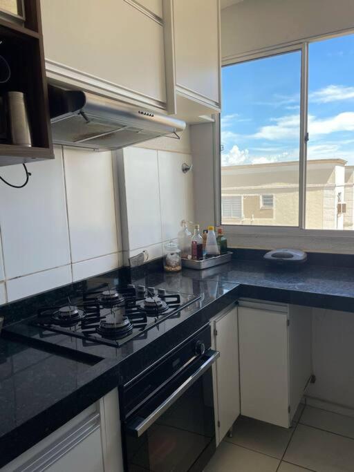 Apartamento Completo na região central.