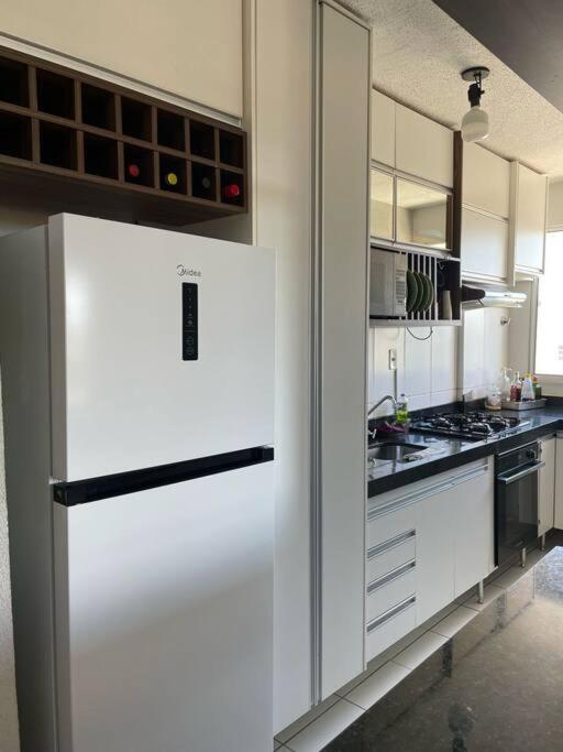 Apartamento Completo na região central.