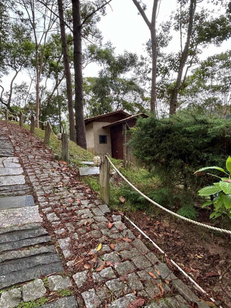 Chalé Ipê Branco