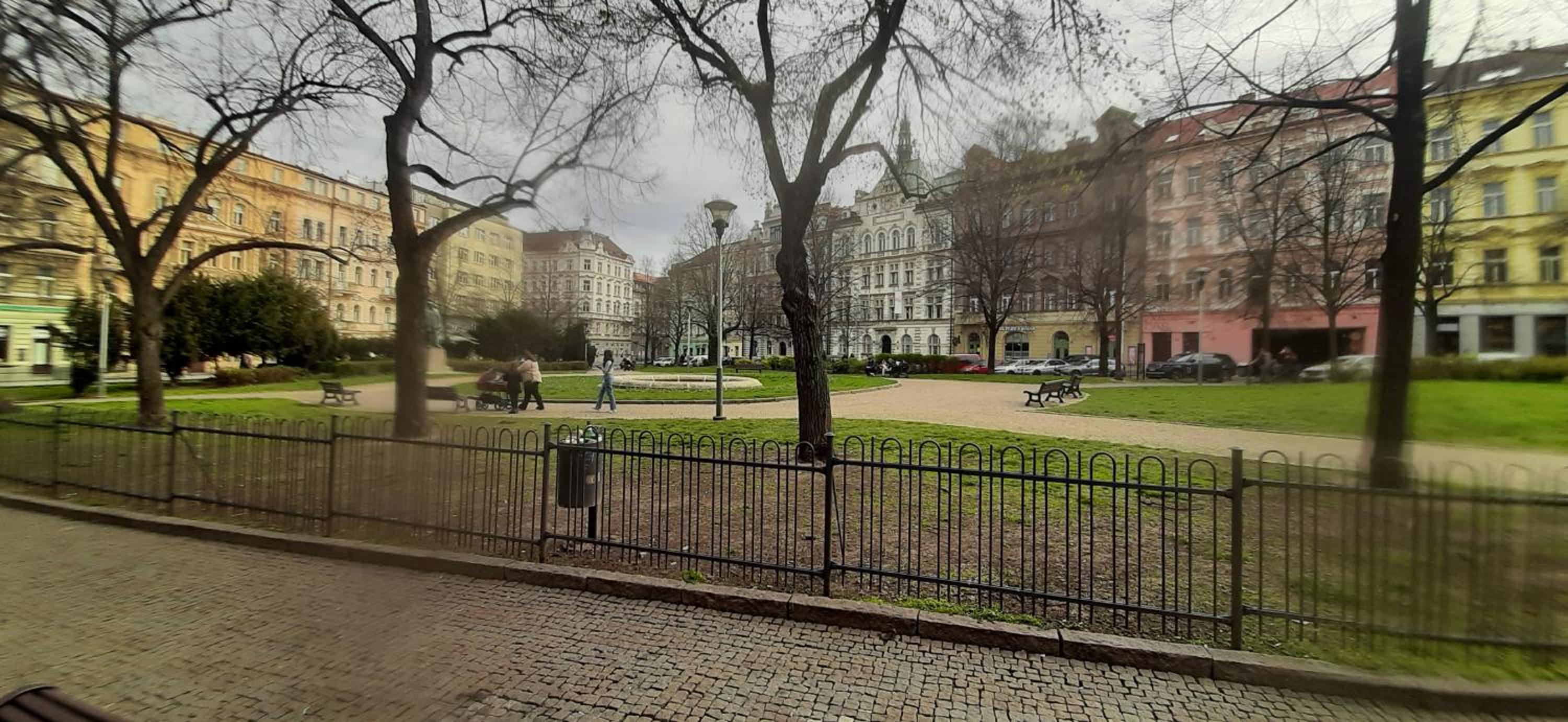Small Sunny park view apartment