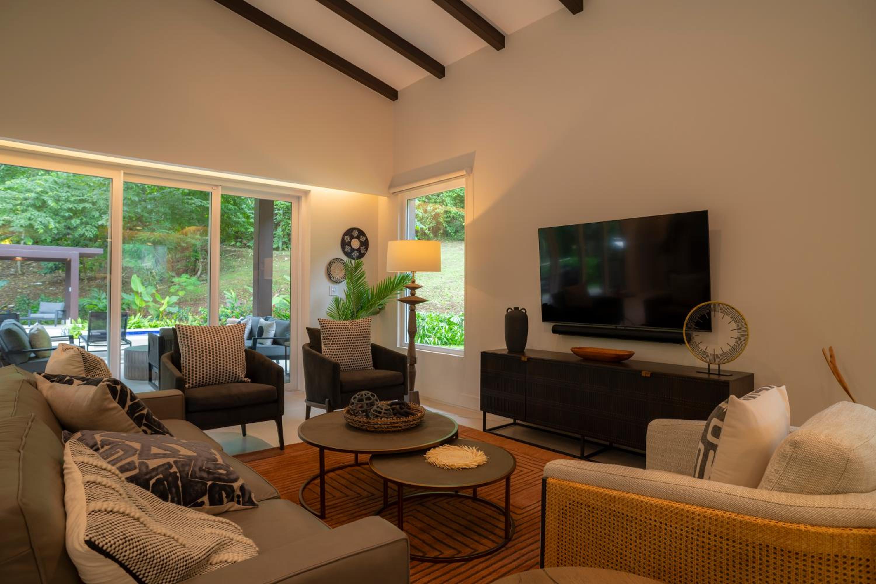 Casa Selva Tica 6 bdr pool golf view in Los Suenos
