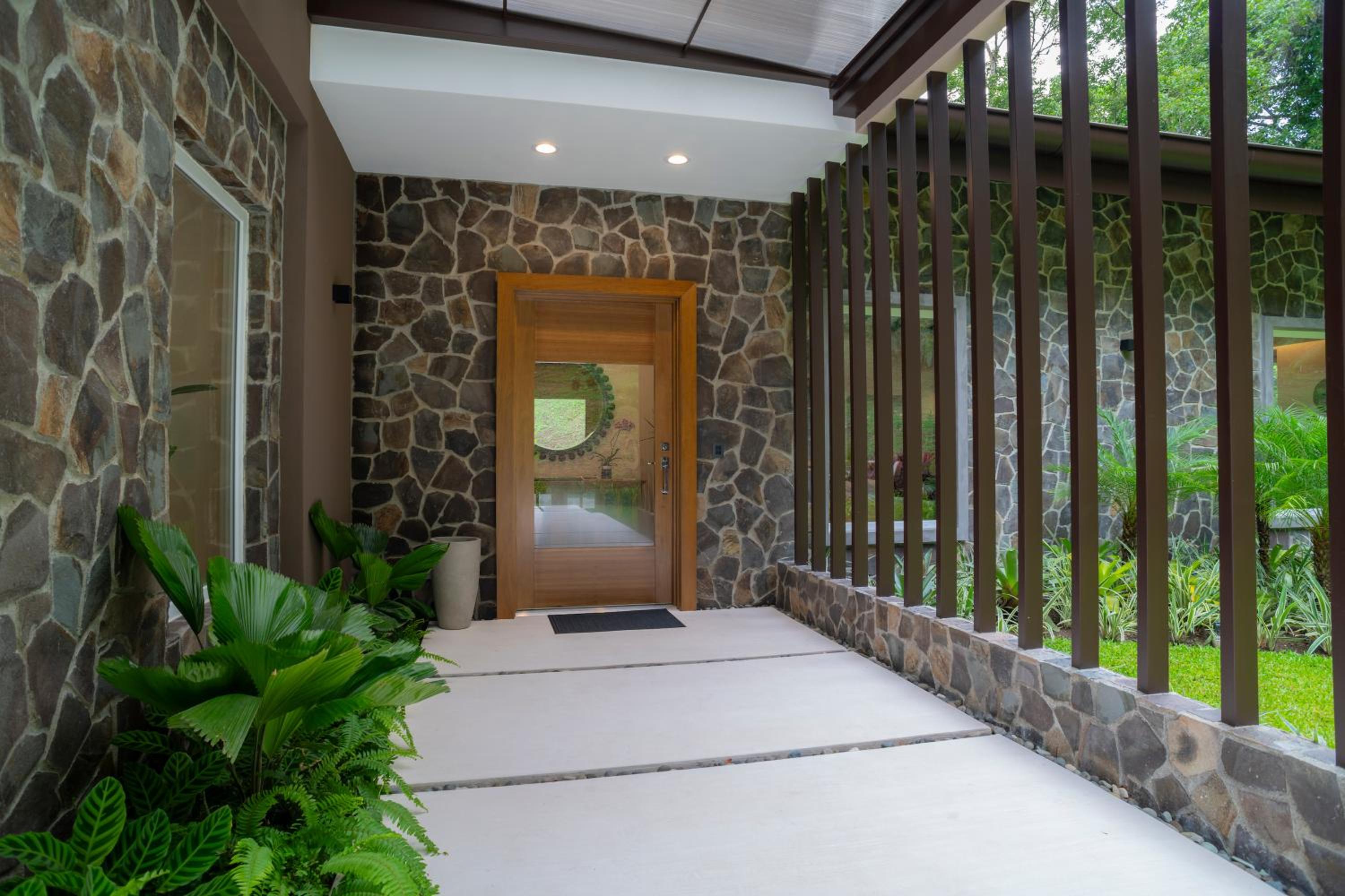 Casa Selva Tica 6 bdr pool golf view in Los Suenos