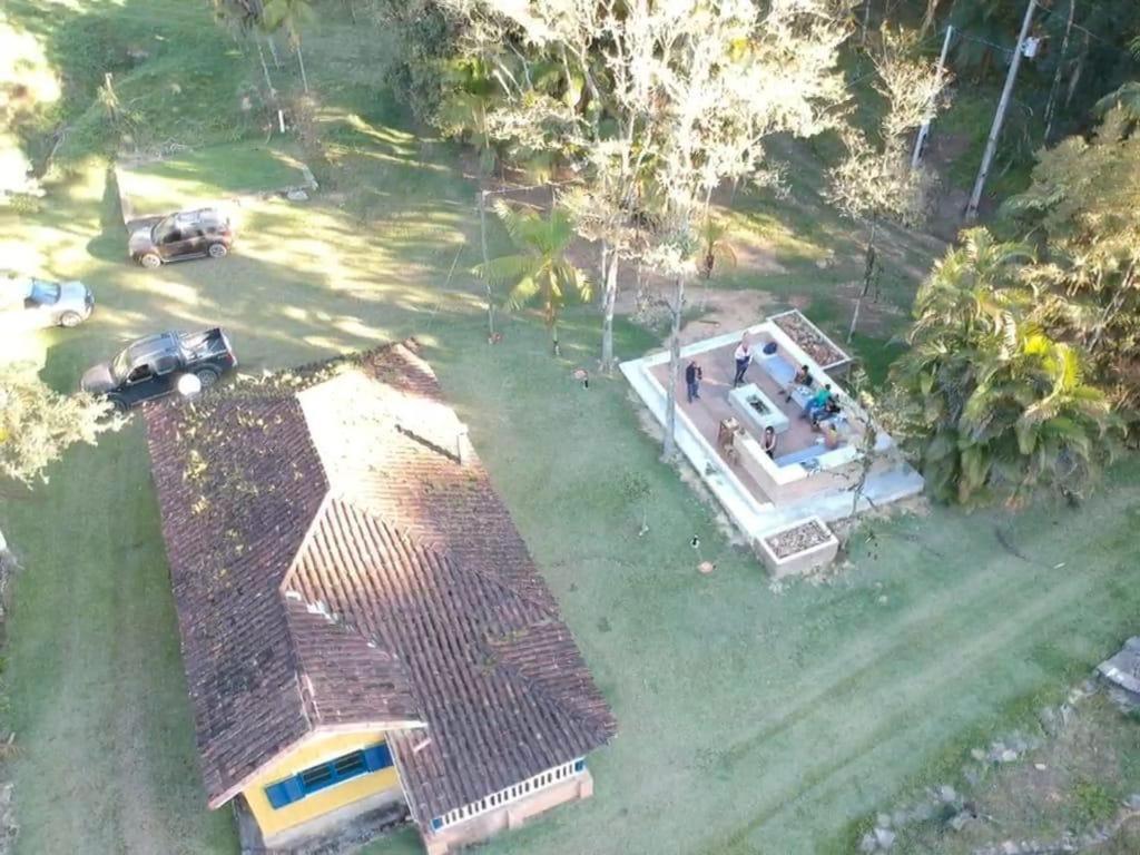Casa com Deck e Lareira a 13km do Petar