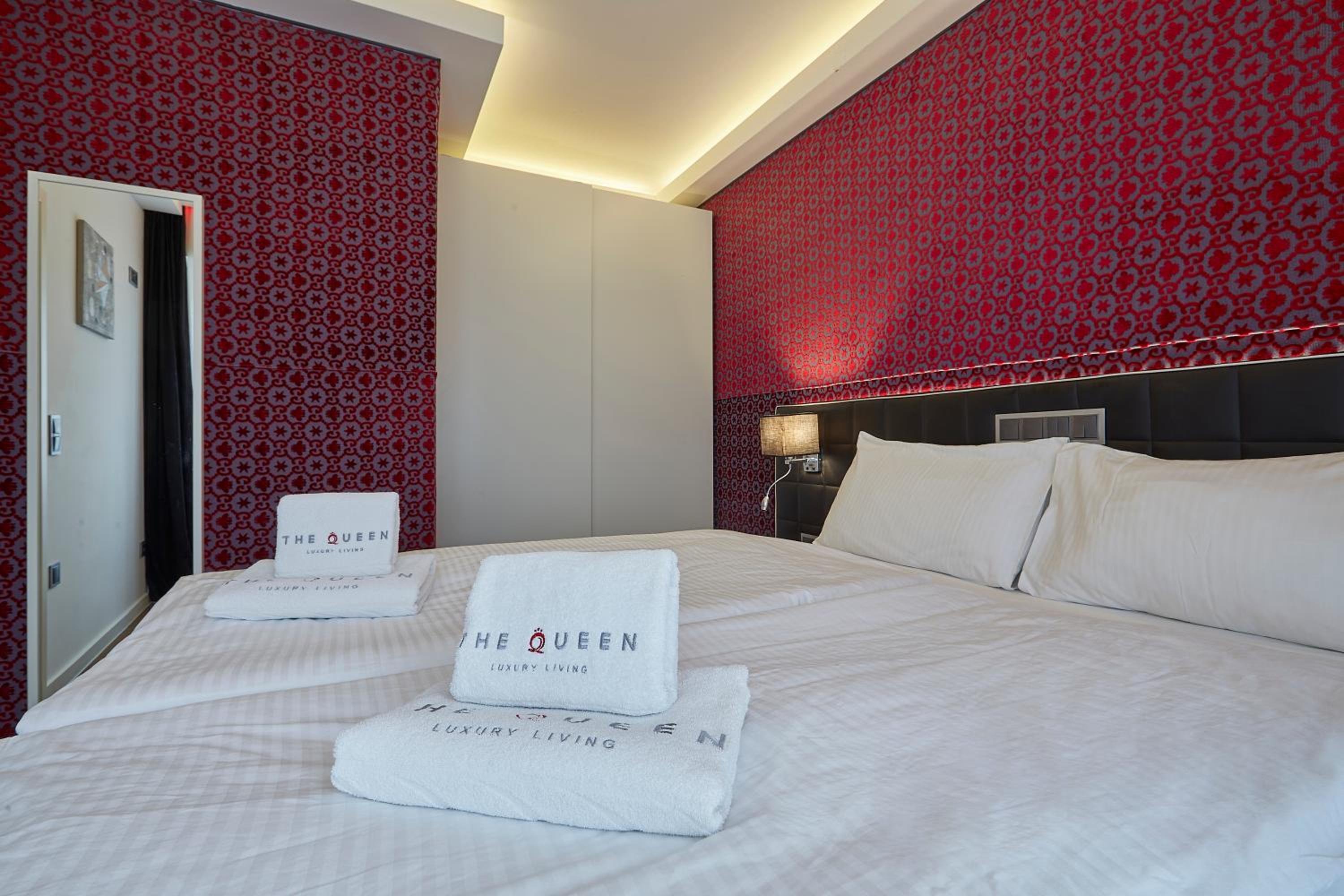 The Queen Luxury Apartments - Villa Medici