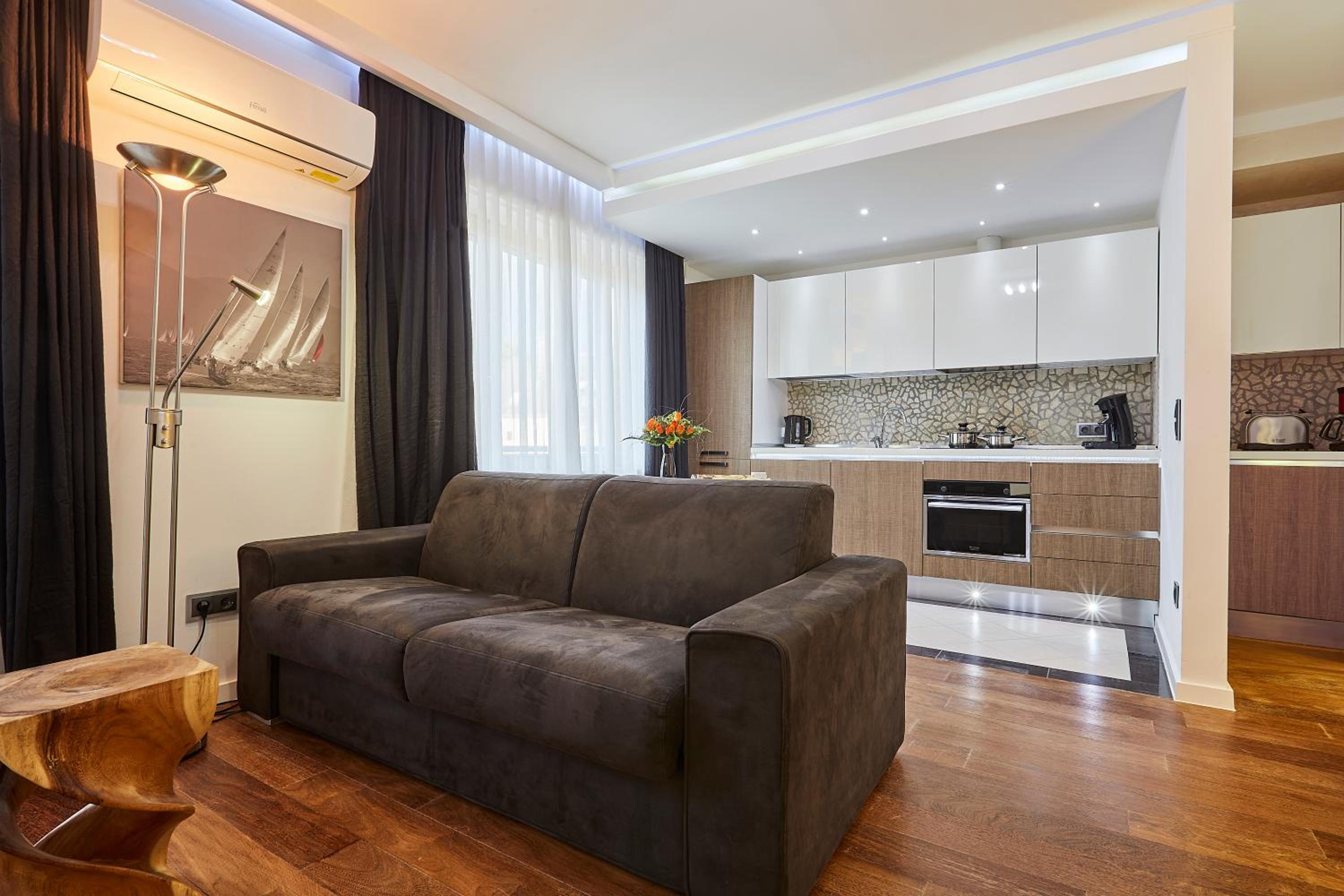 The Queen Luxury Apartments - Villa Medici