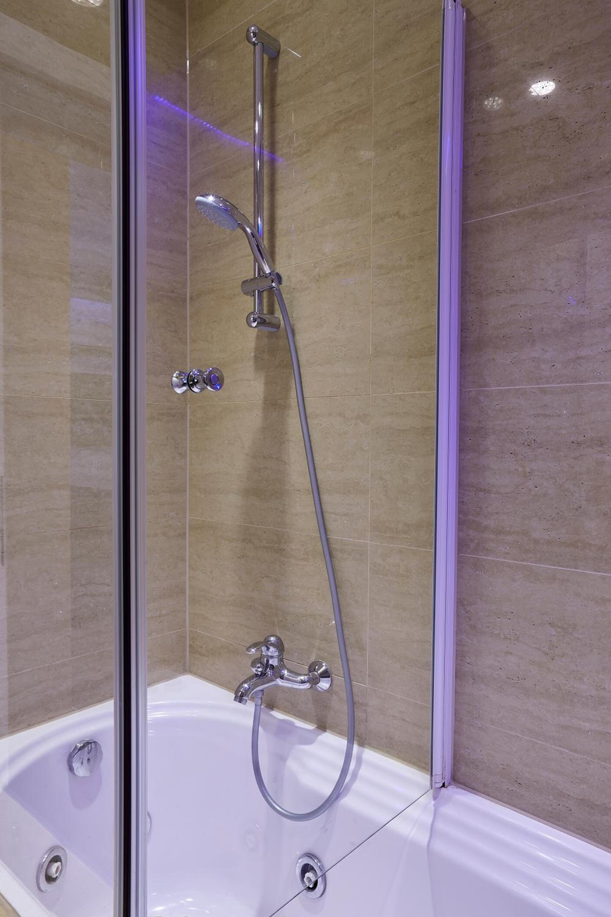 The Queen Luxury Apartments - Villa Medici