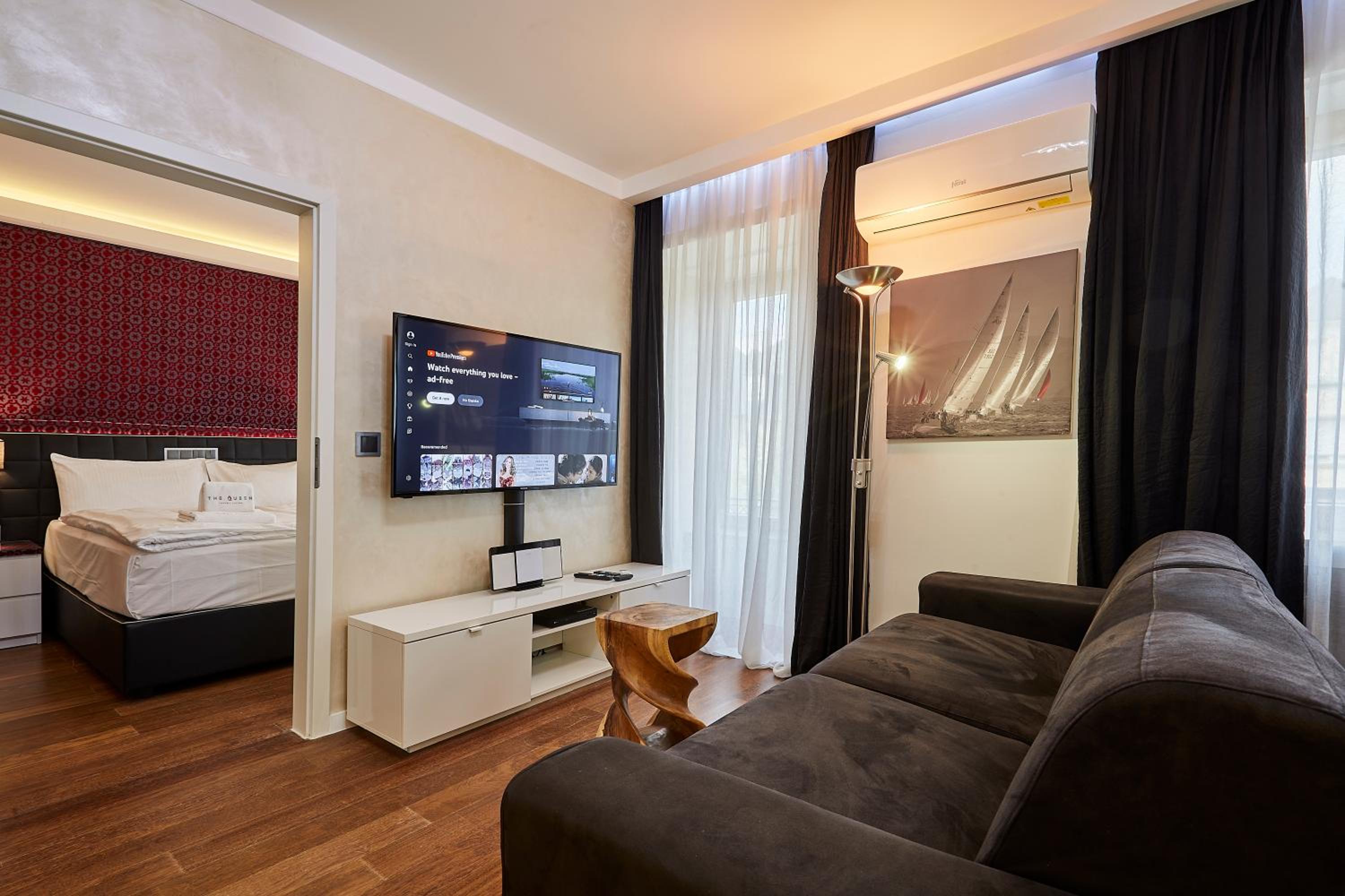 The Queen Luxury Apartments - Villa Medici