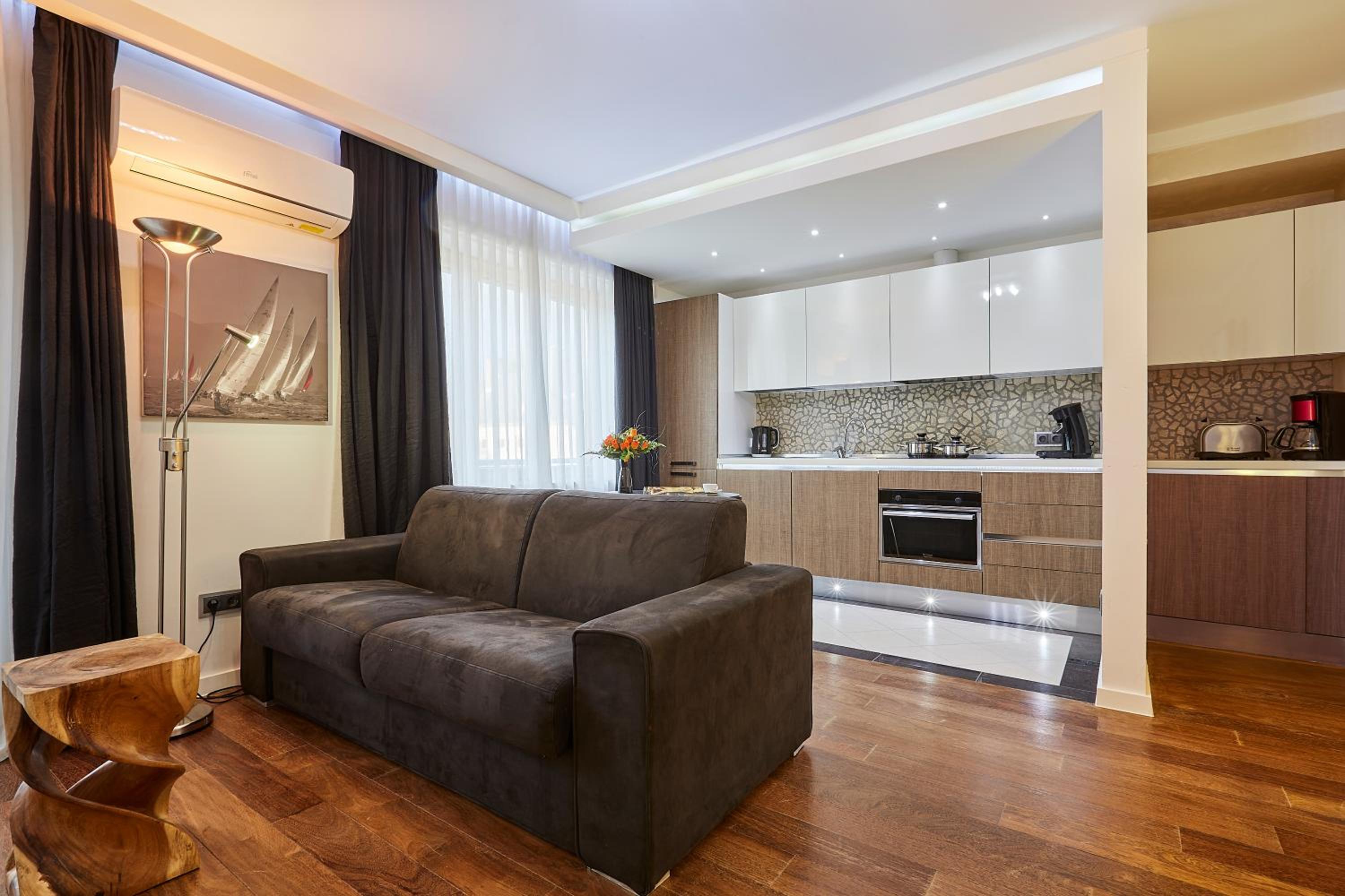 The Queen Luxury Apartments - Villa Medici