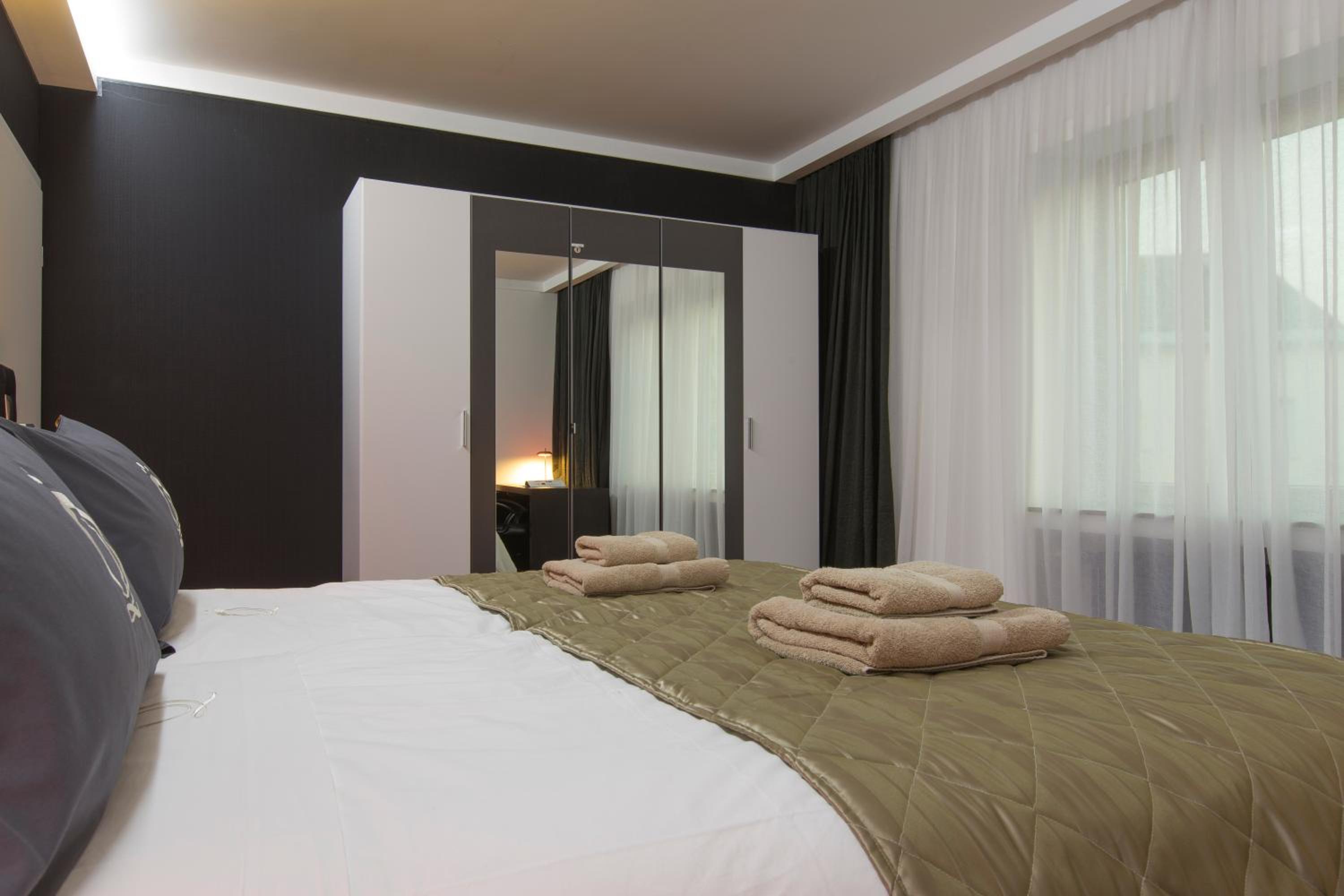 The Queen Luxury Apartments - Villa Medici