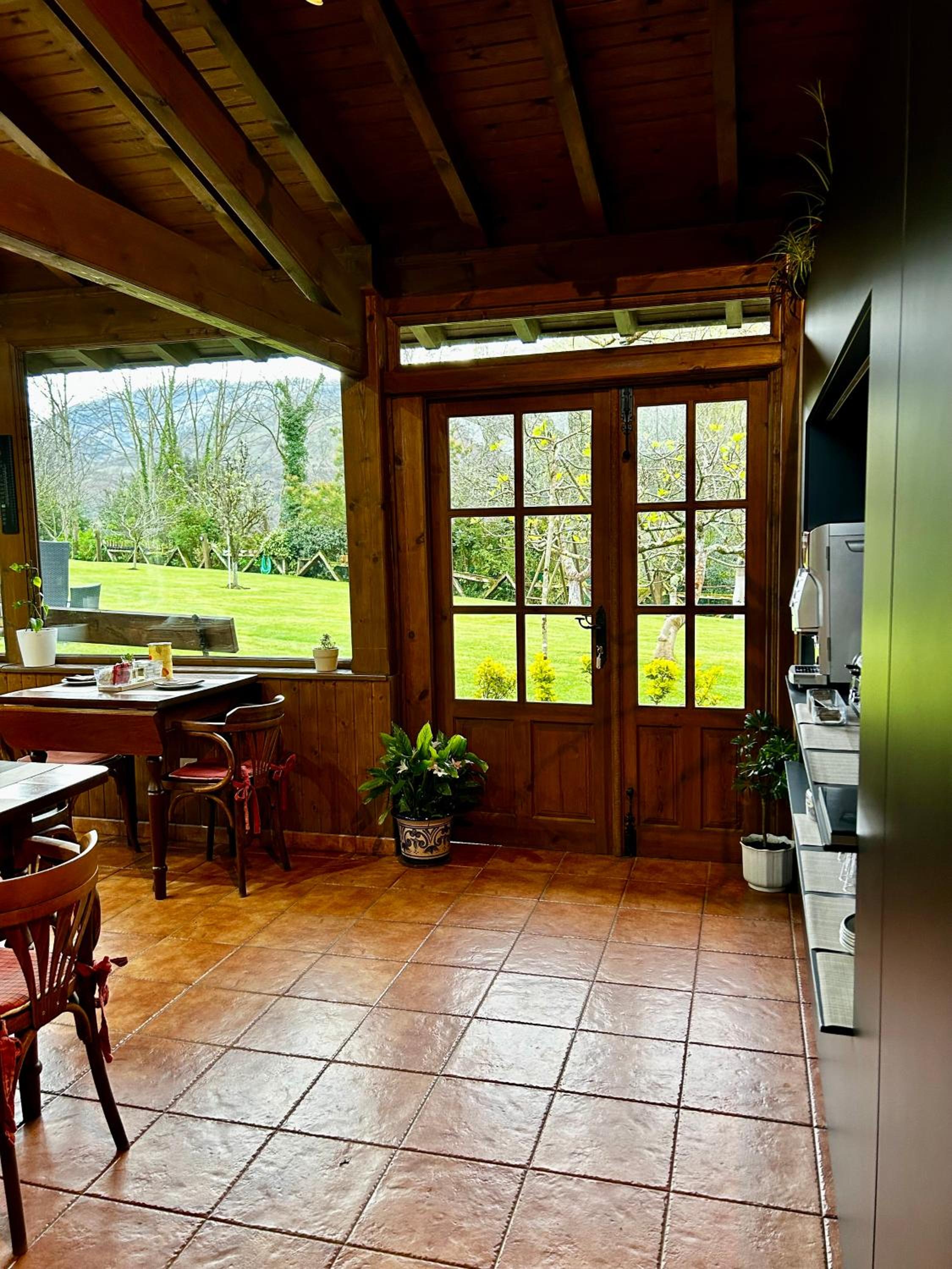 Apartamentos Rurales L'Arquera