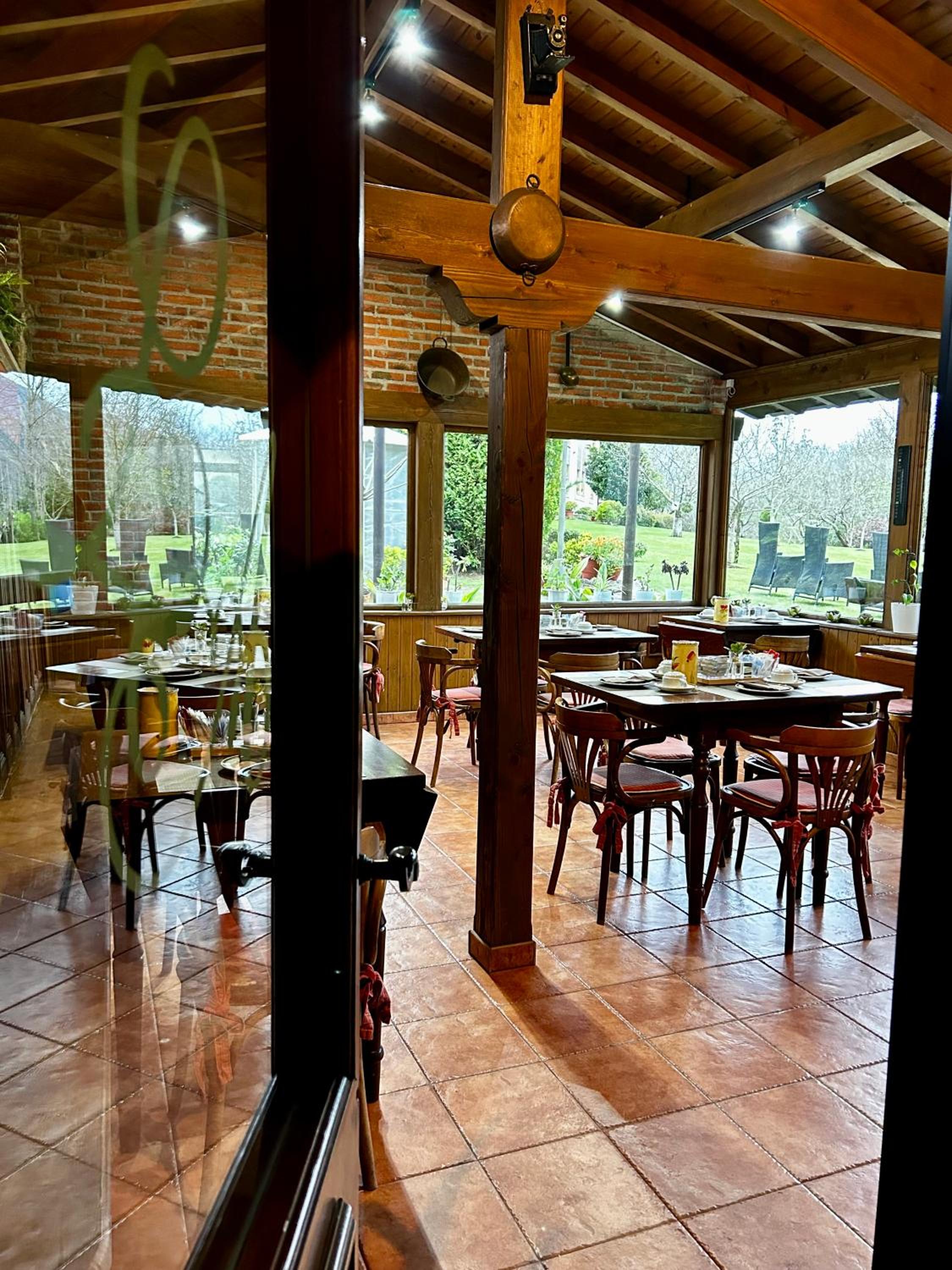 Apartamentos Rurales L'Arquera