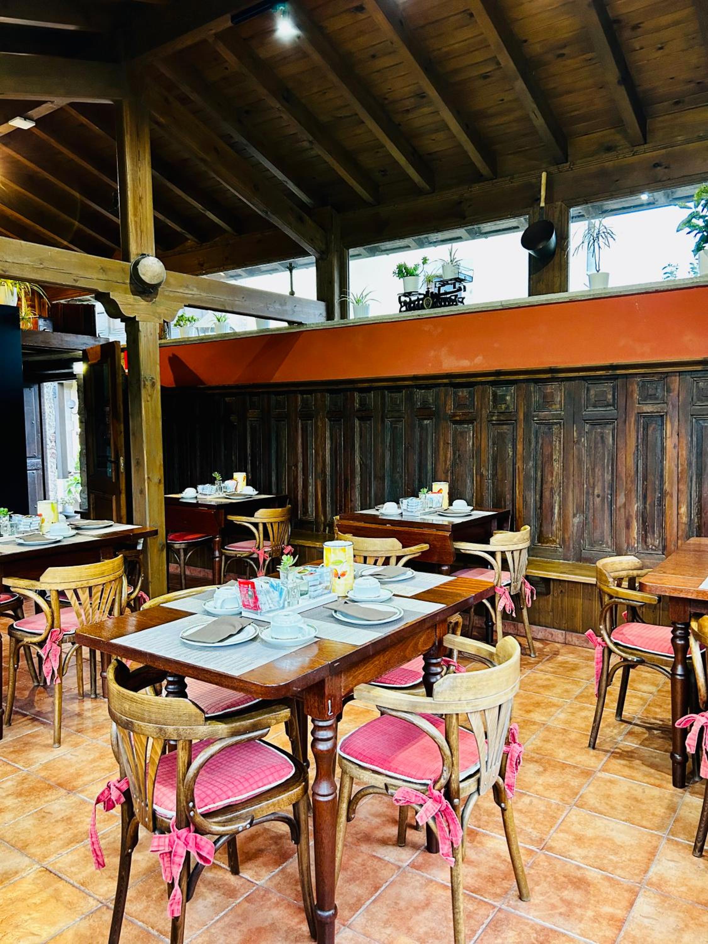 Apartamentos Rurales L'Arquera