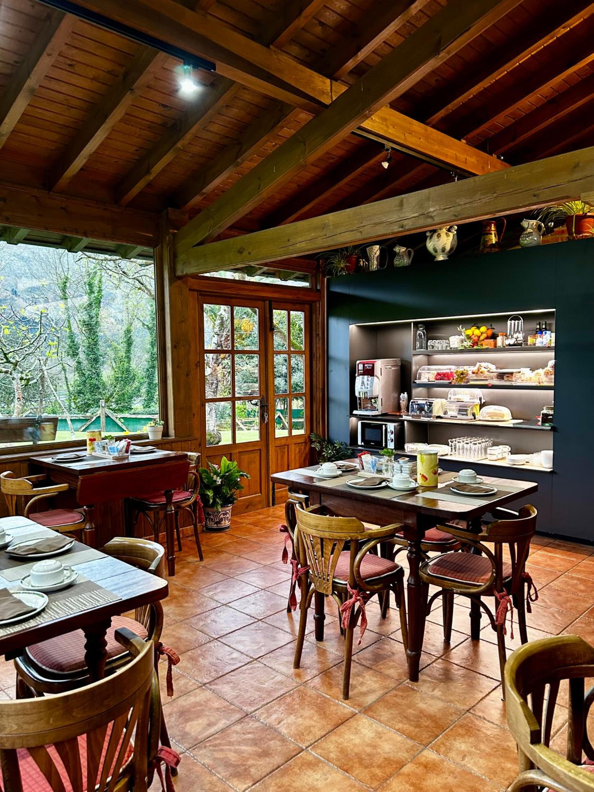 Apartamentos Rurales L'Arquera