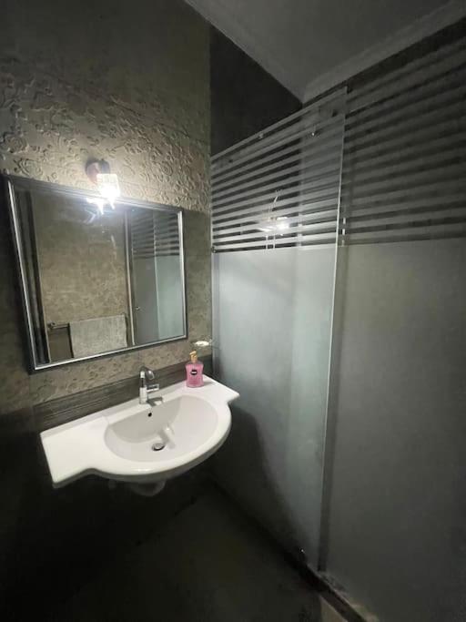 Large3BDR Apartment lovely place