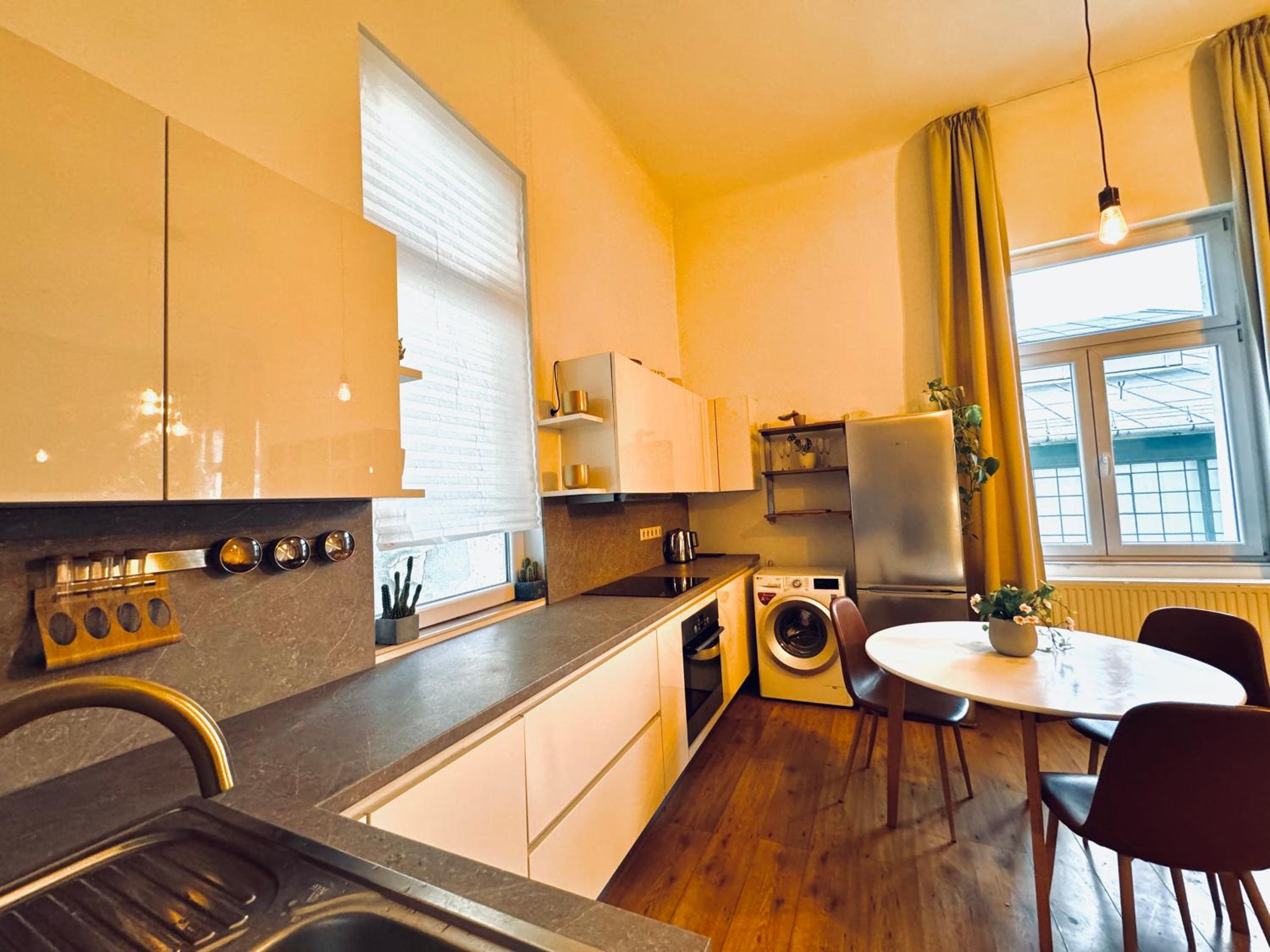 Moon Residence